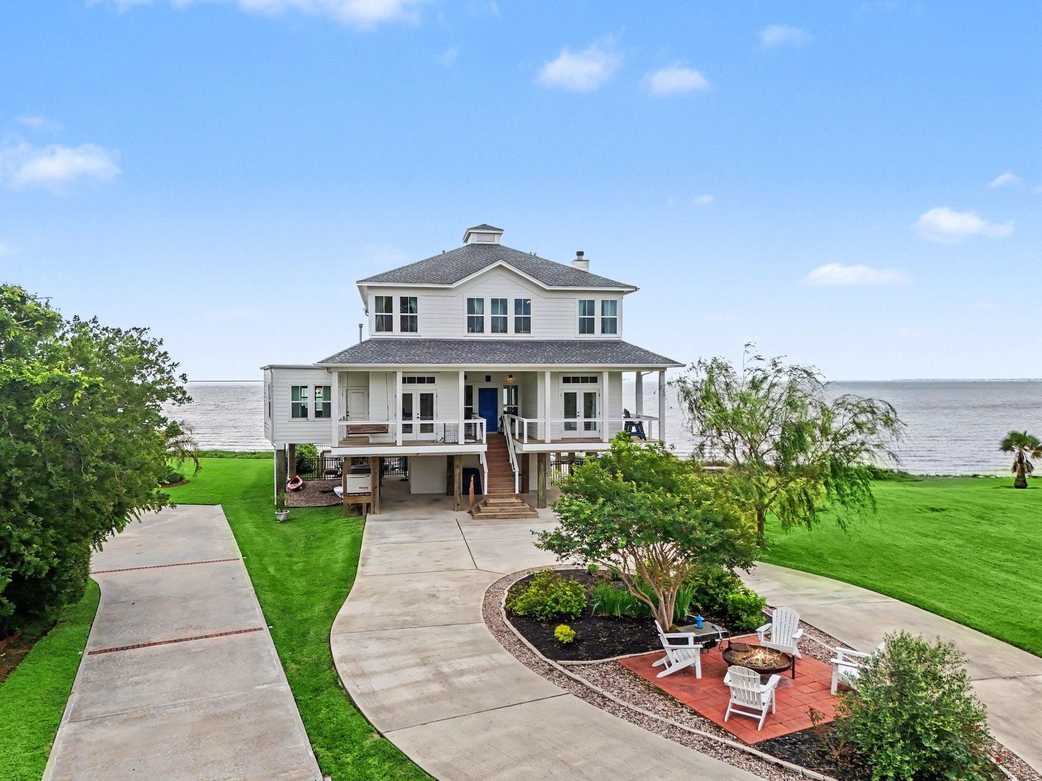 Tharp Dr, Seabrook, TX 77586