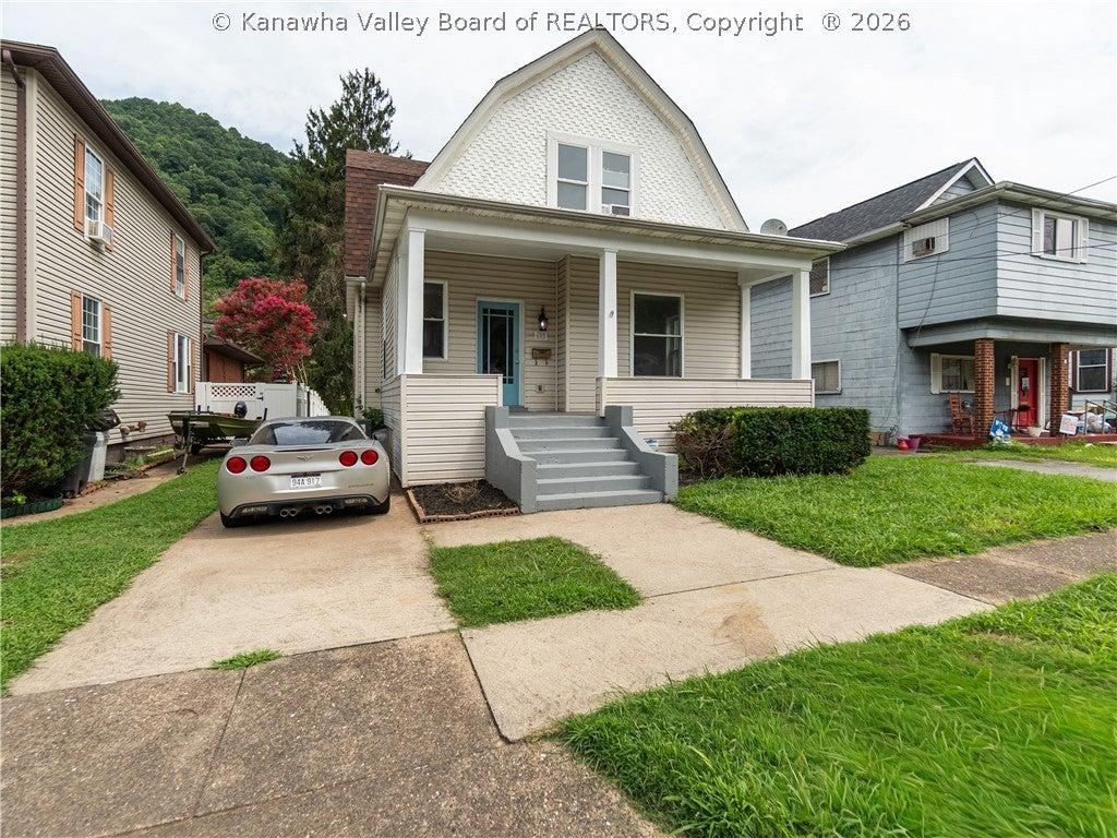 5th Ave, Montgomery, WV 25136