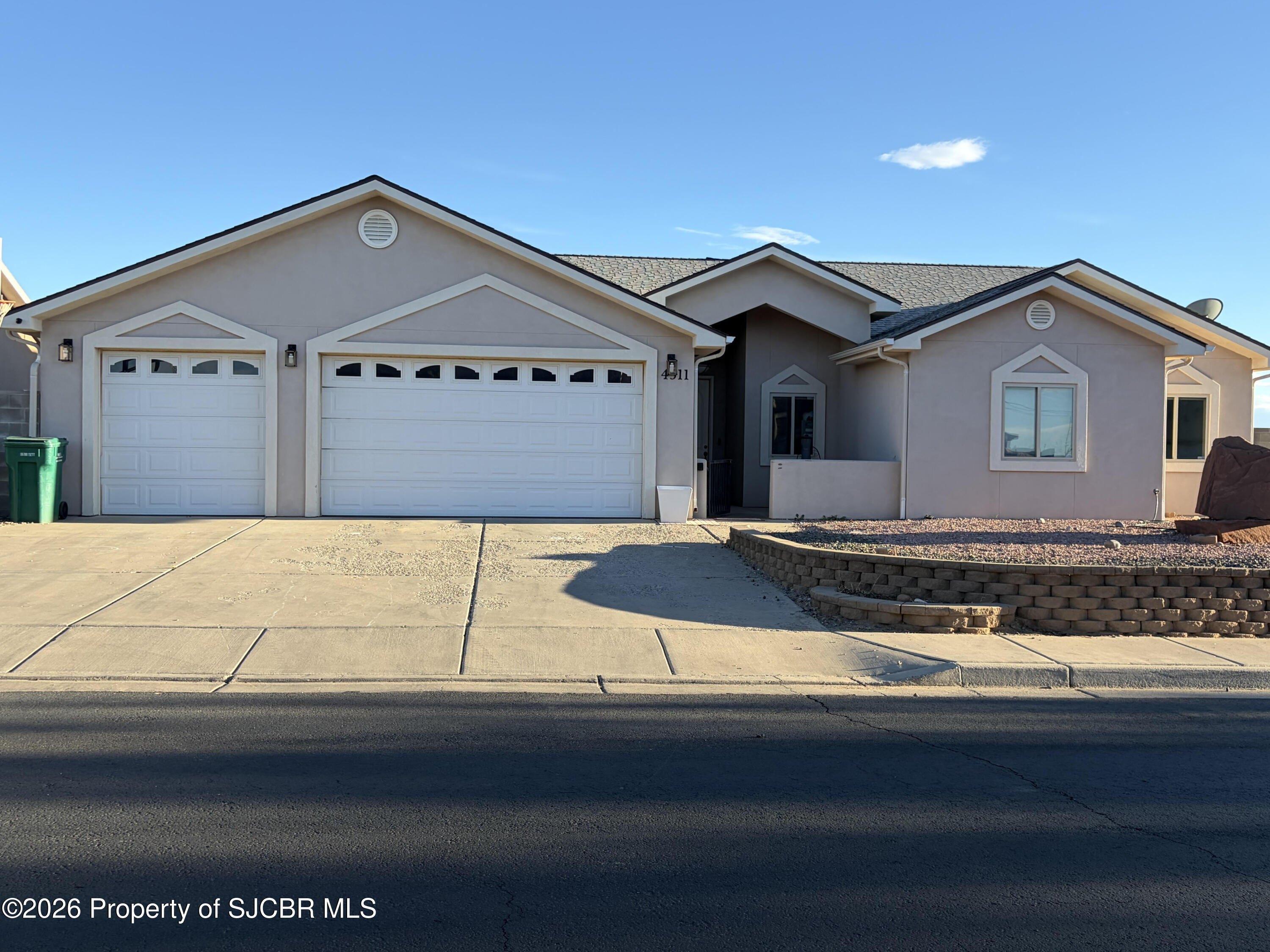 Barcelona Cir, Farmington, NM 87401