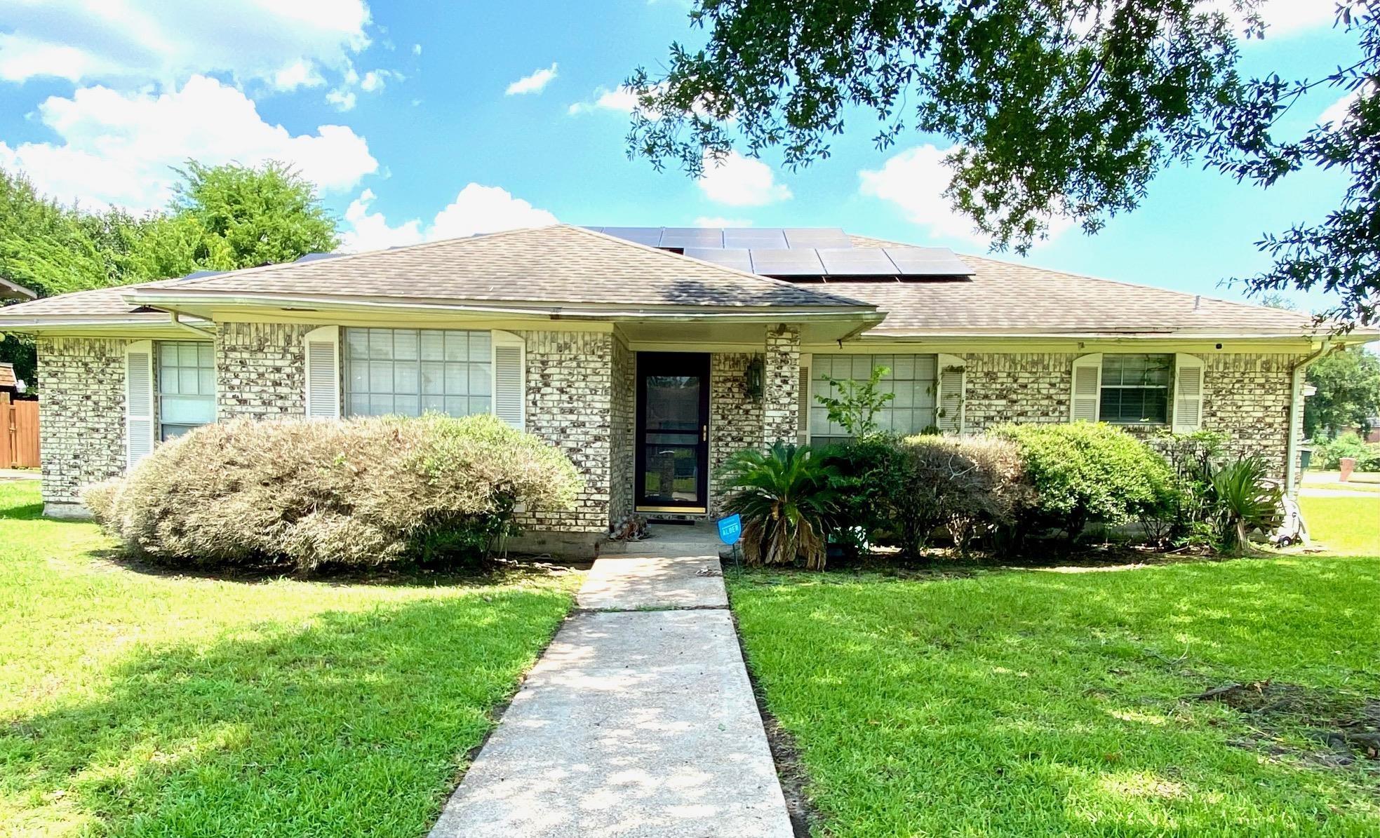Simpson Dr, Beaumont, TX 77705