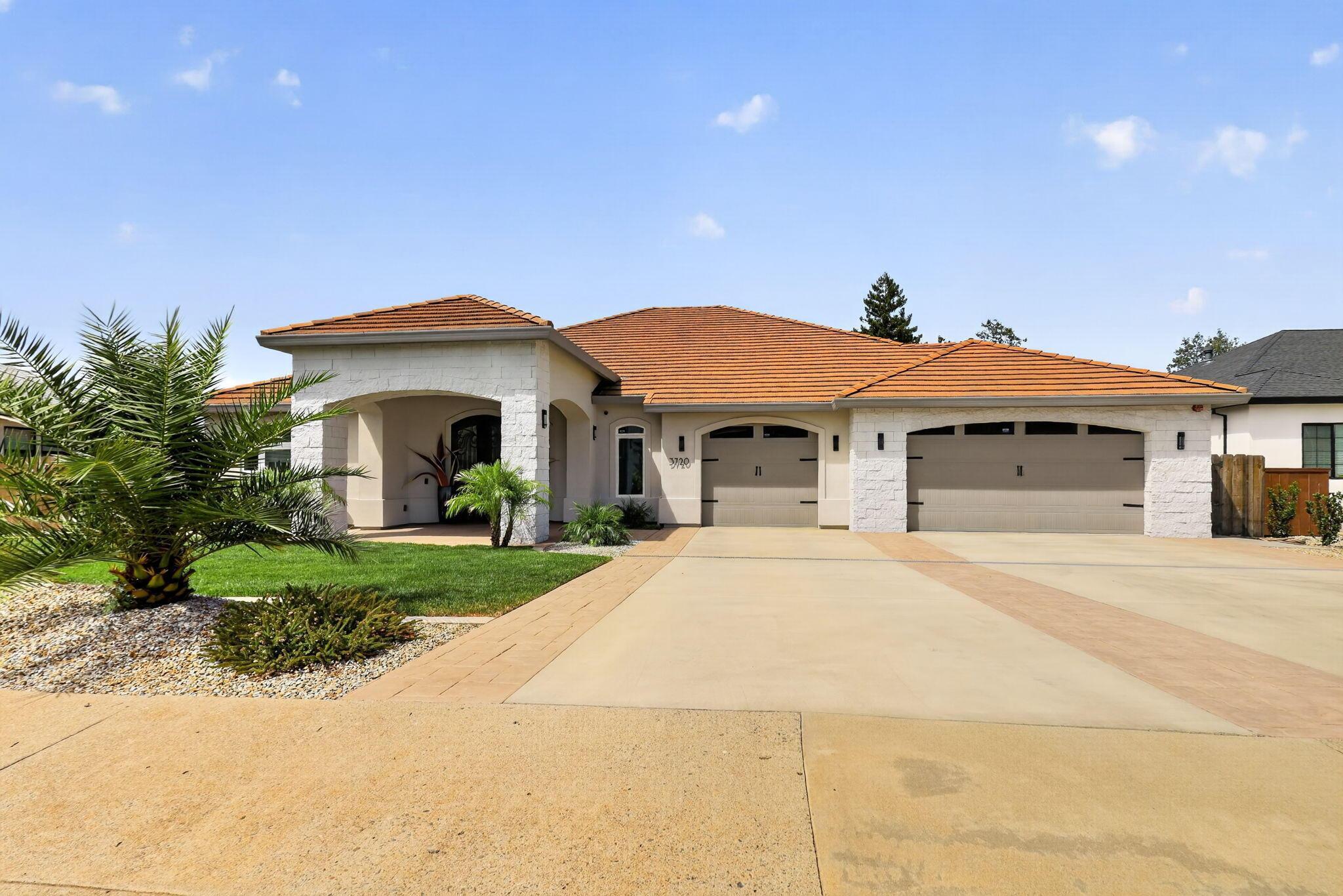 Sunflower Dr, Redding, CA 96001