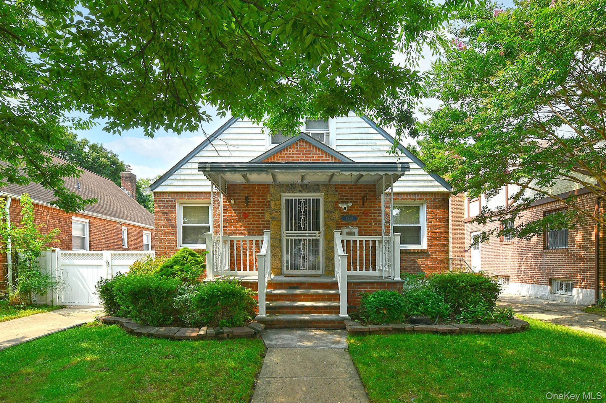 219th St, Bayside Hills, NY 11364