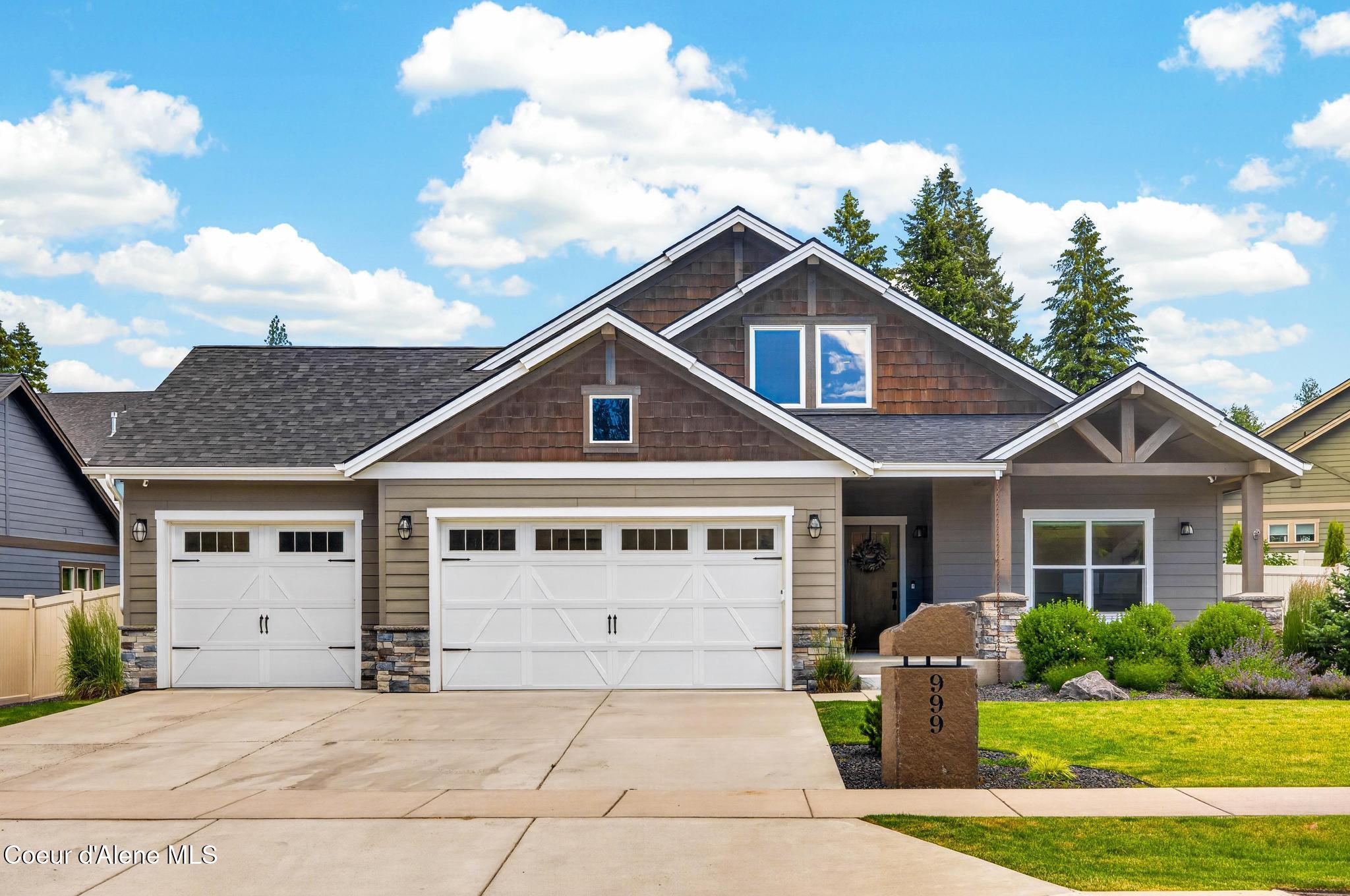 E Hurricane Dr, Hayden, ID 83835