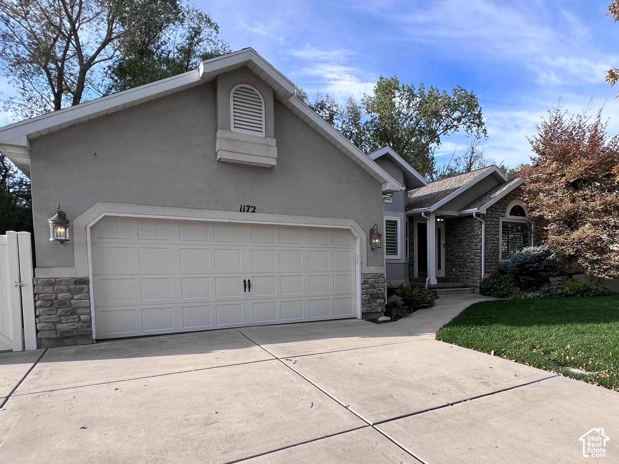E Castlecreek Dr, Murray, UT 84117