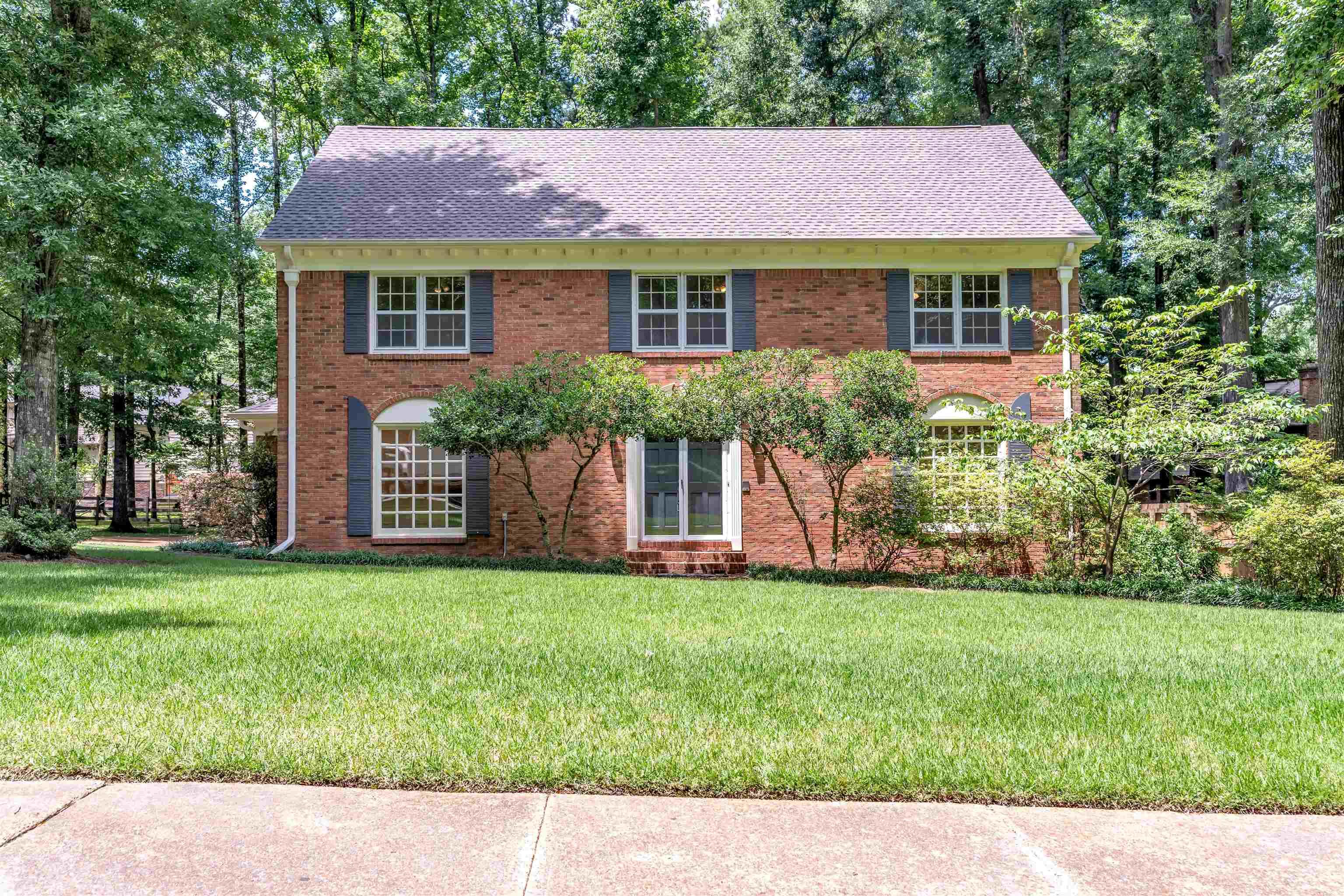 Yester Oaks Dr, Germantown, TN 38139