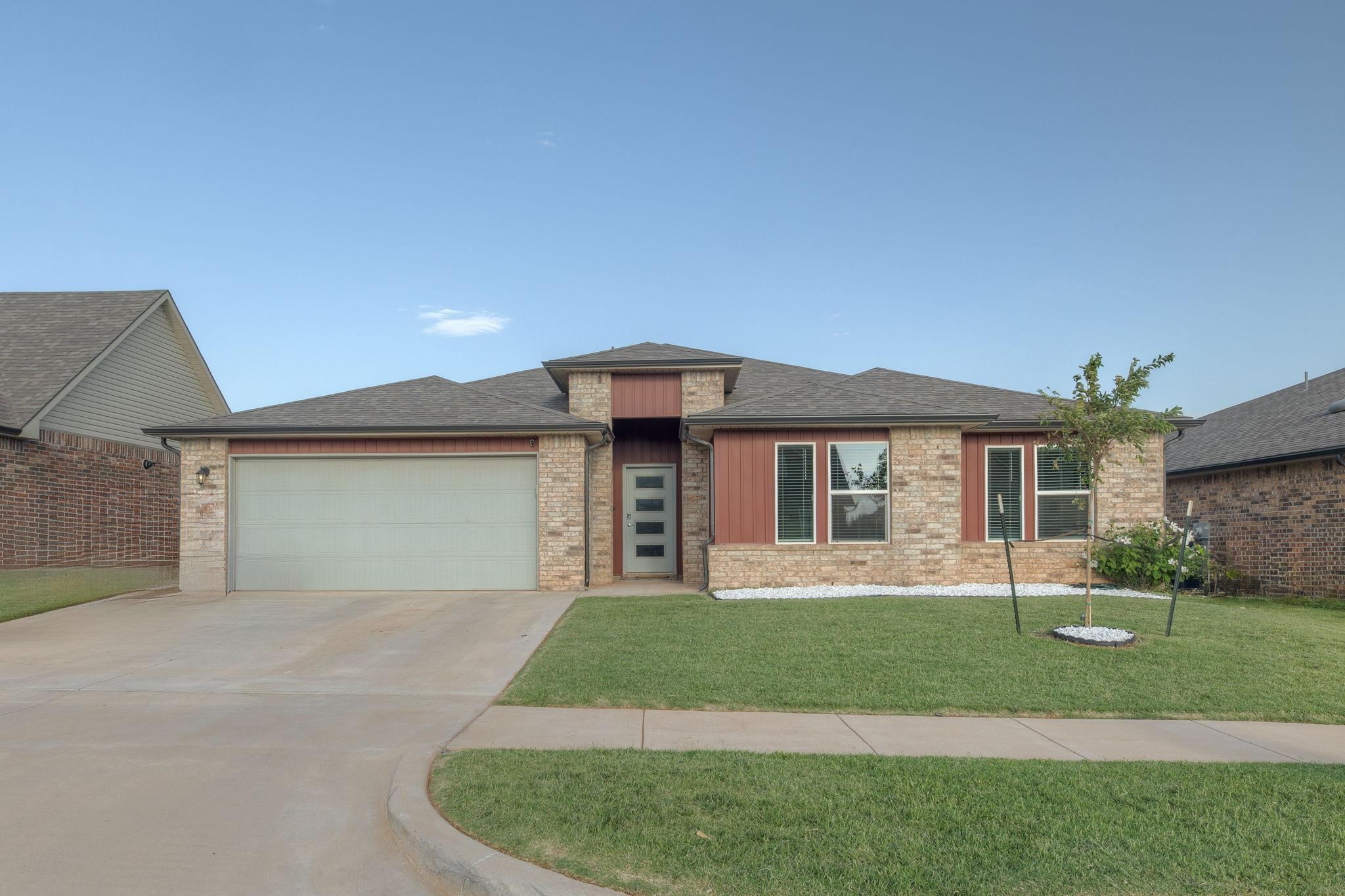Gravity Falls Ln, Oklahoma City, OK 73142