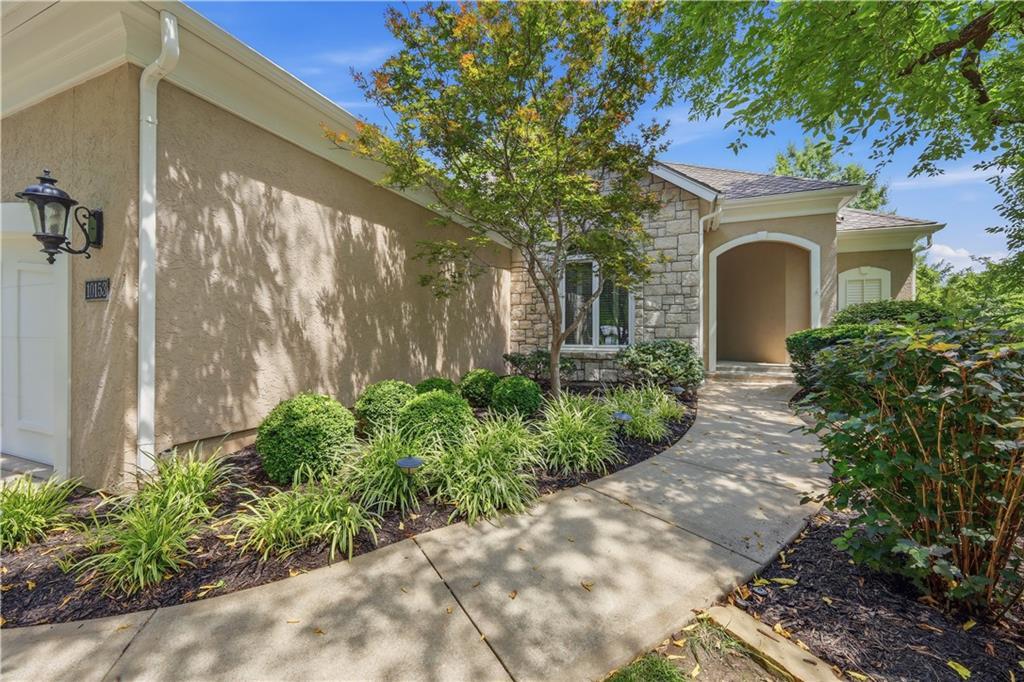S Shadow Cir, Olathe, KS 66061