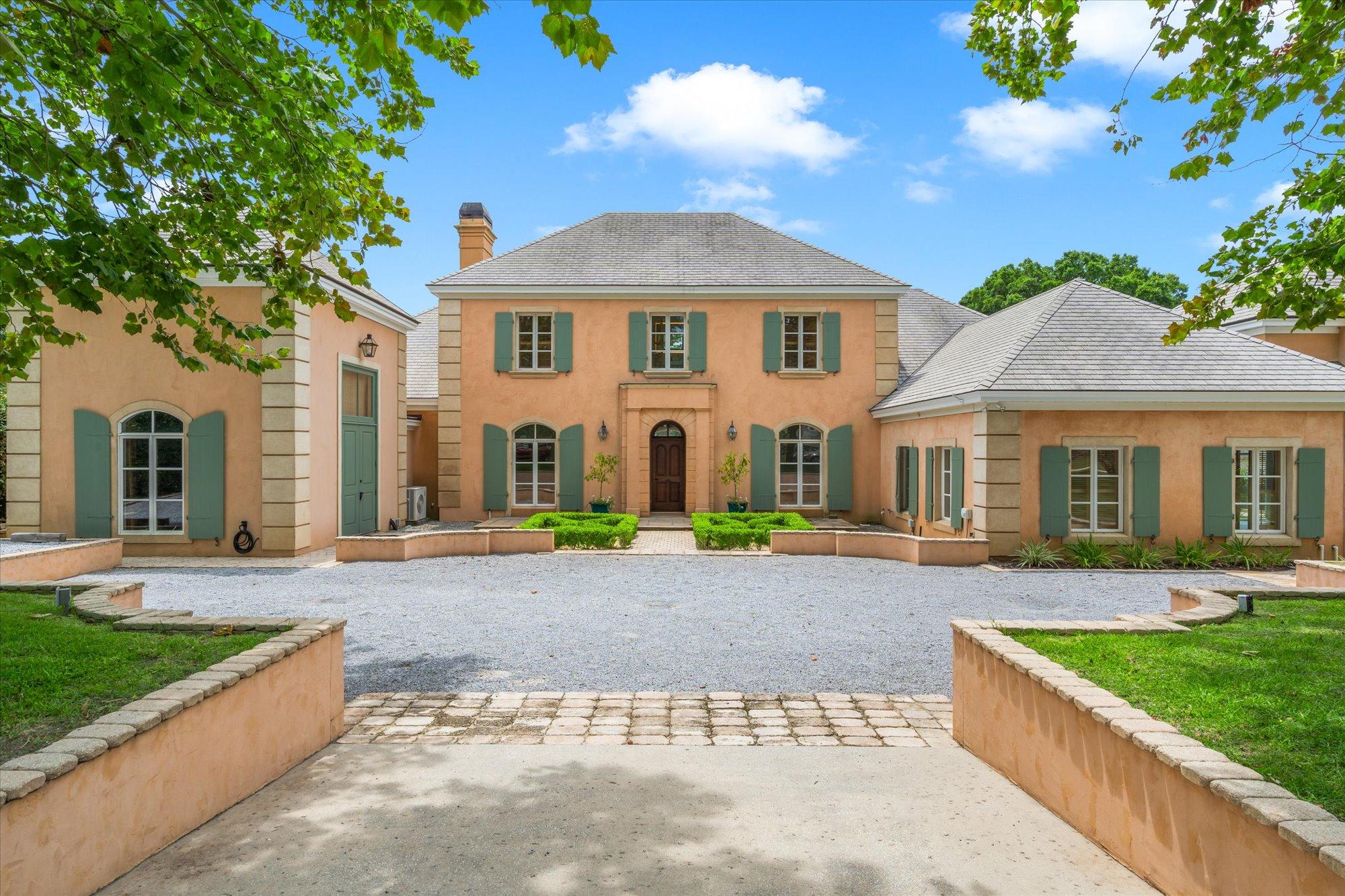 E La Rua St, Pensacola, FL 32501