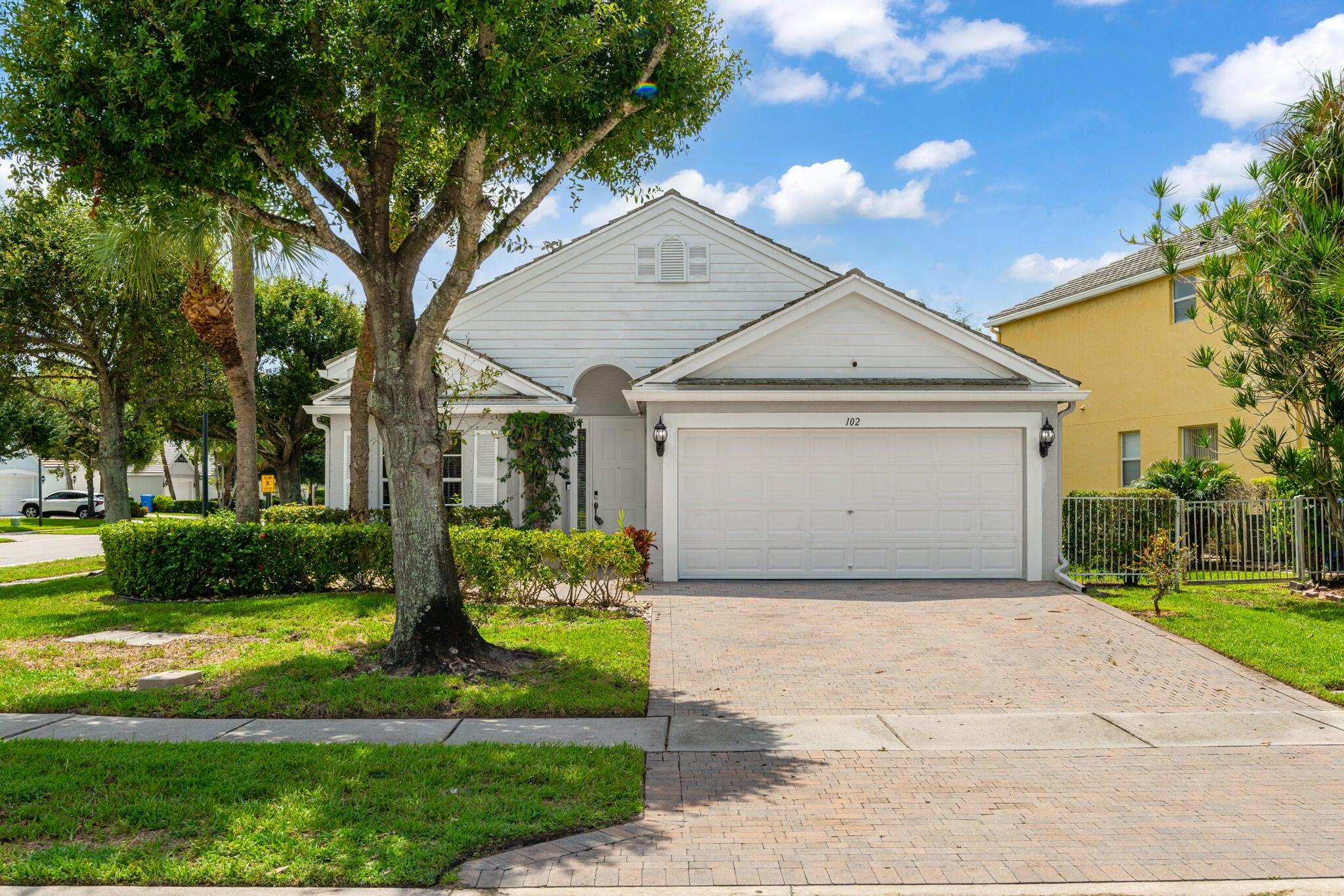 Newberry Ln, Royal Palm Beach, FL 33414