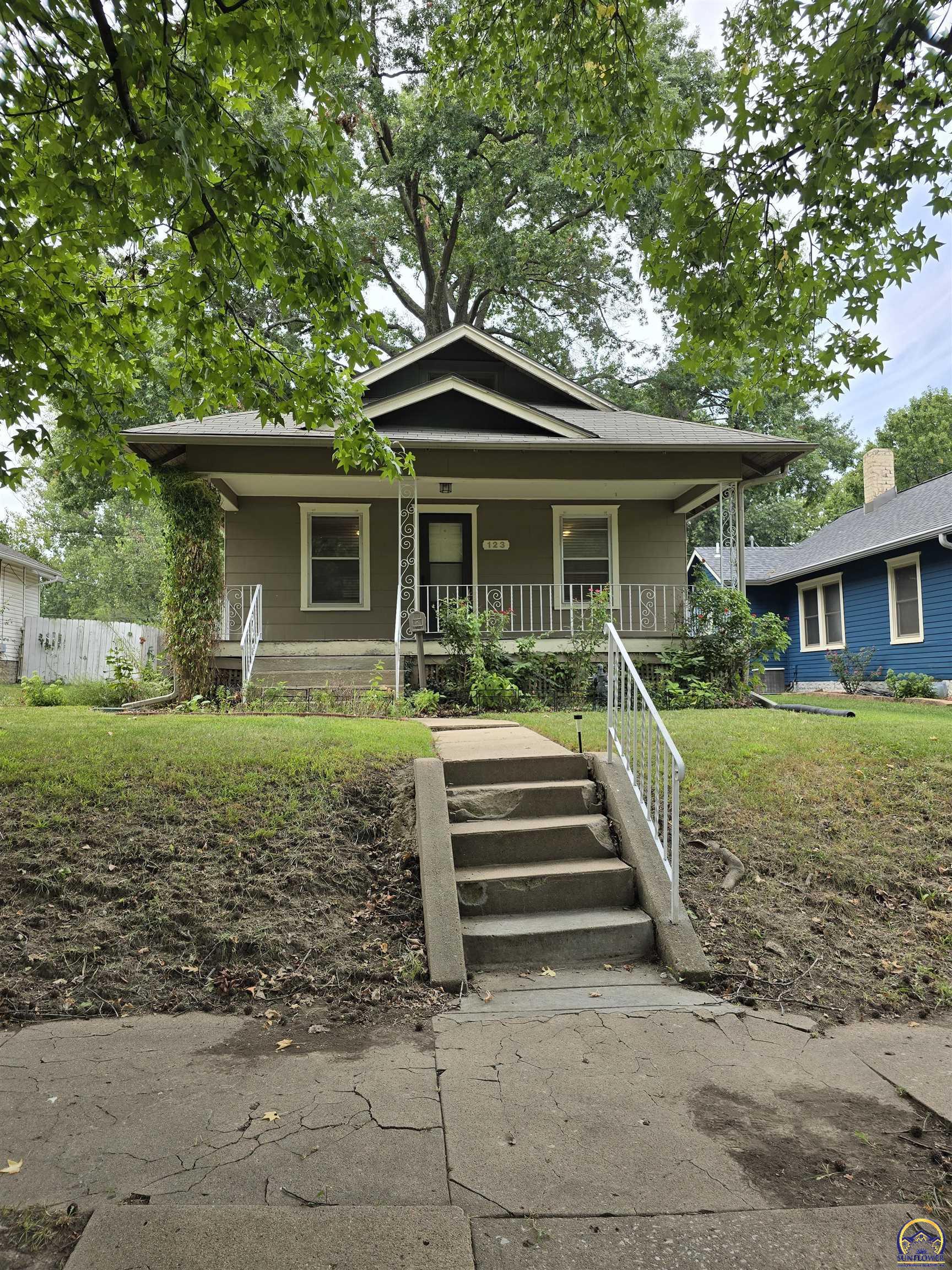 Sw Kendall Ave, Topeka, KS 66606