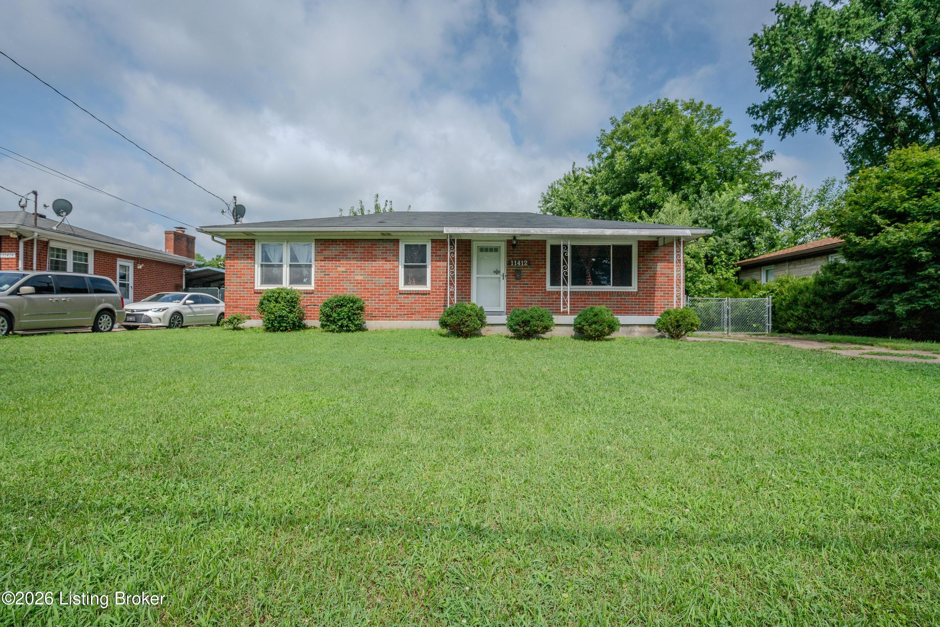 Flowervale Ln, Louisville, KY 40272