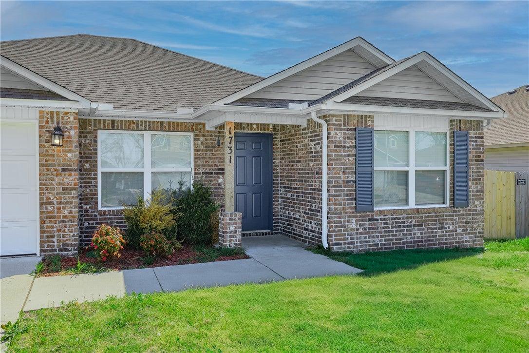 Hermitage Dr, Centerton, AR 72719