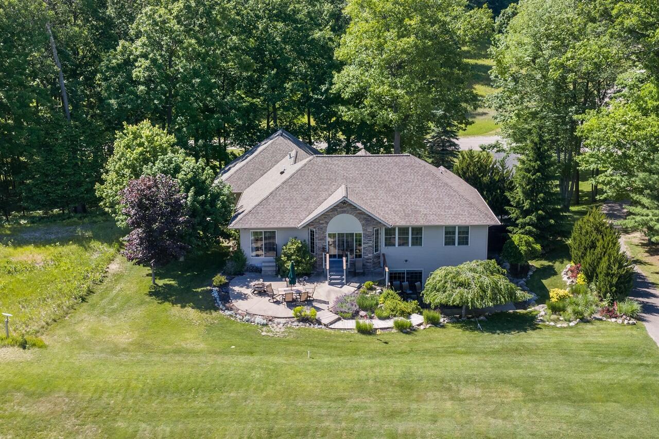 Stonebridge Dr, Stanwood, MI 49346