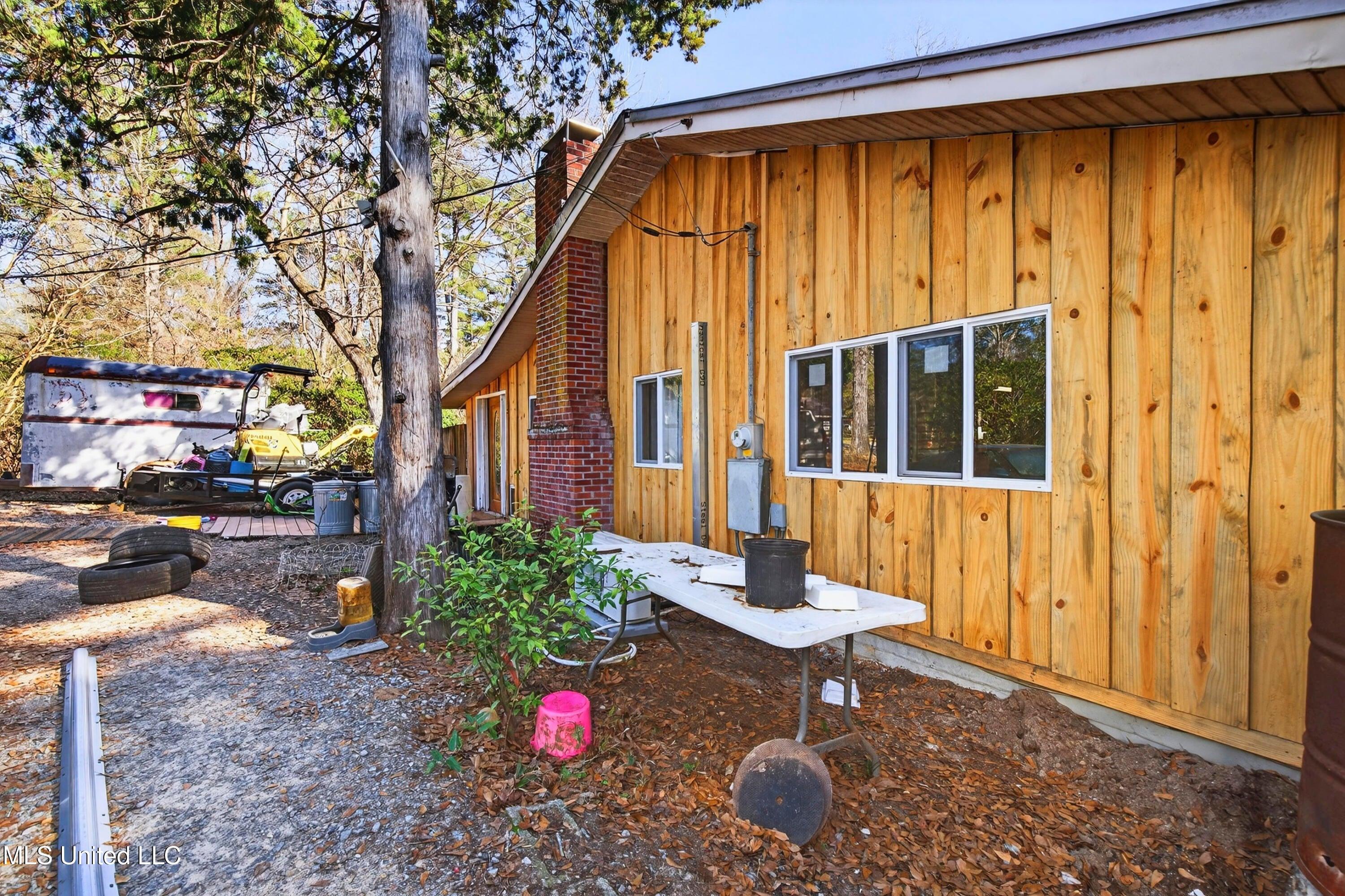 Bobwhite Ln, Lucedale, MS 39452