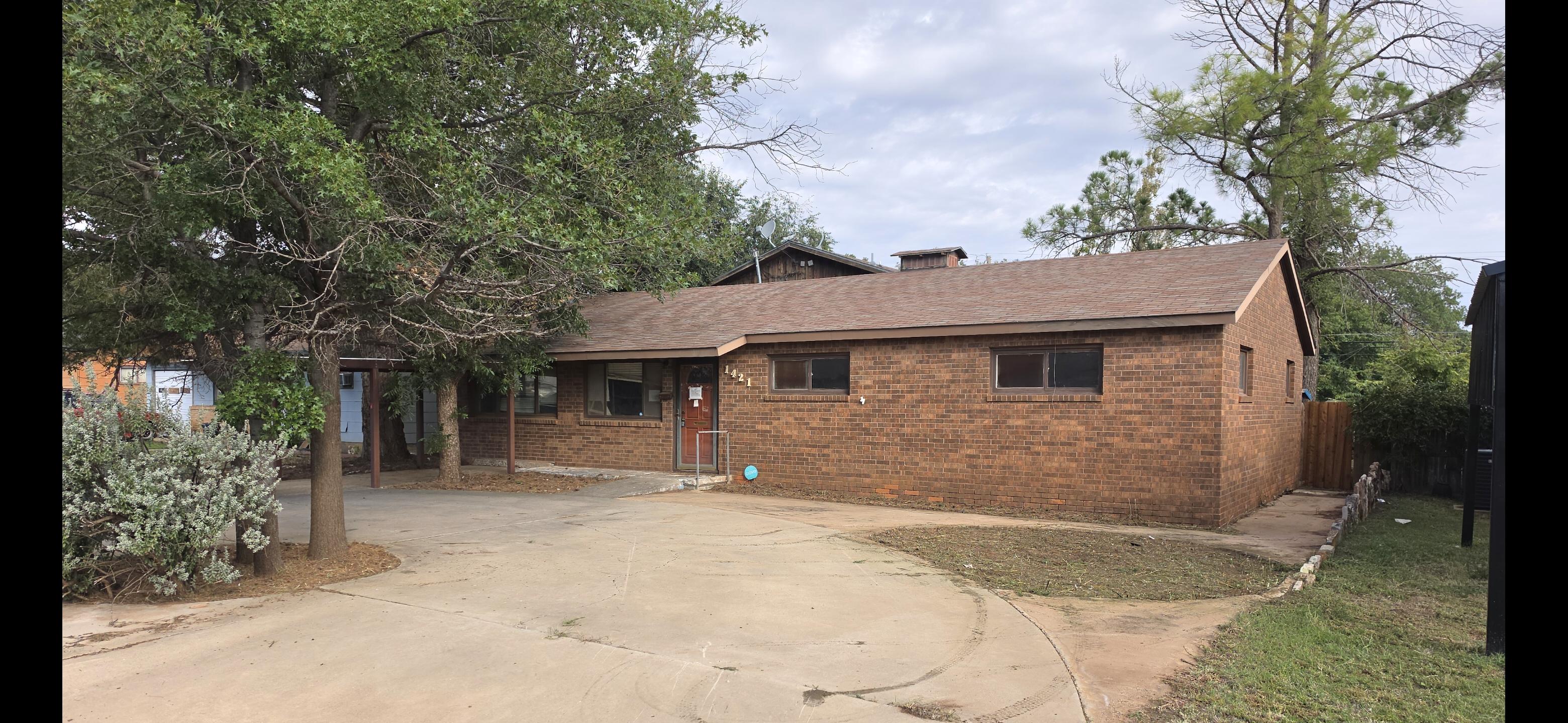 E Cardwell St, Brownfield, TX 79316