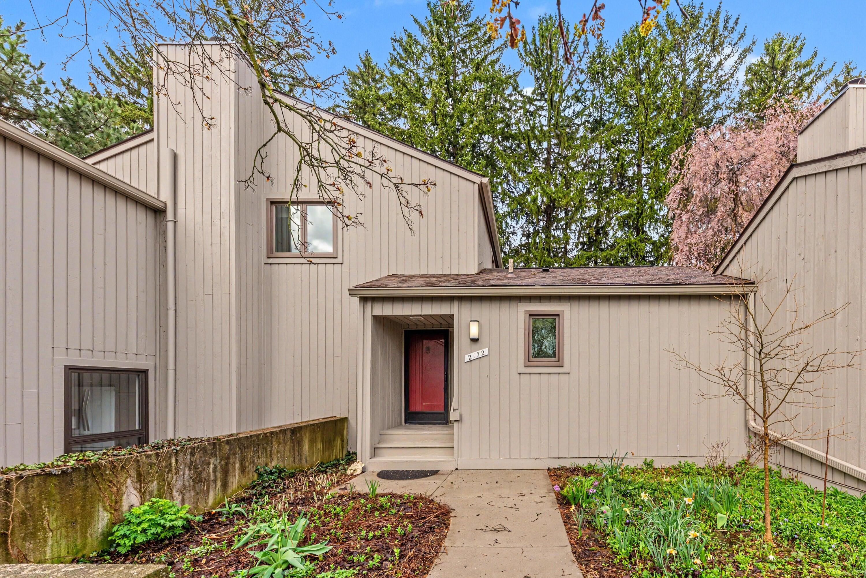 Overlook Ct, Ann Arbor, MI 48103