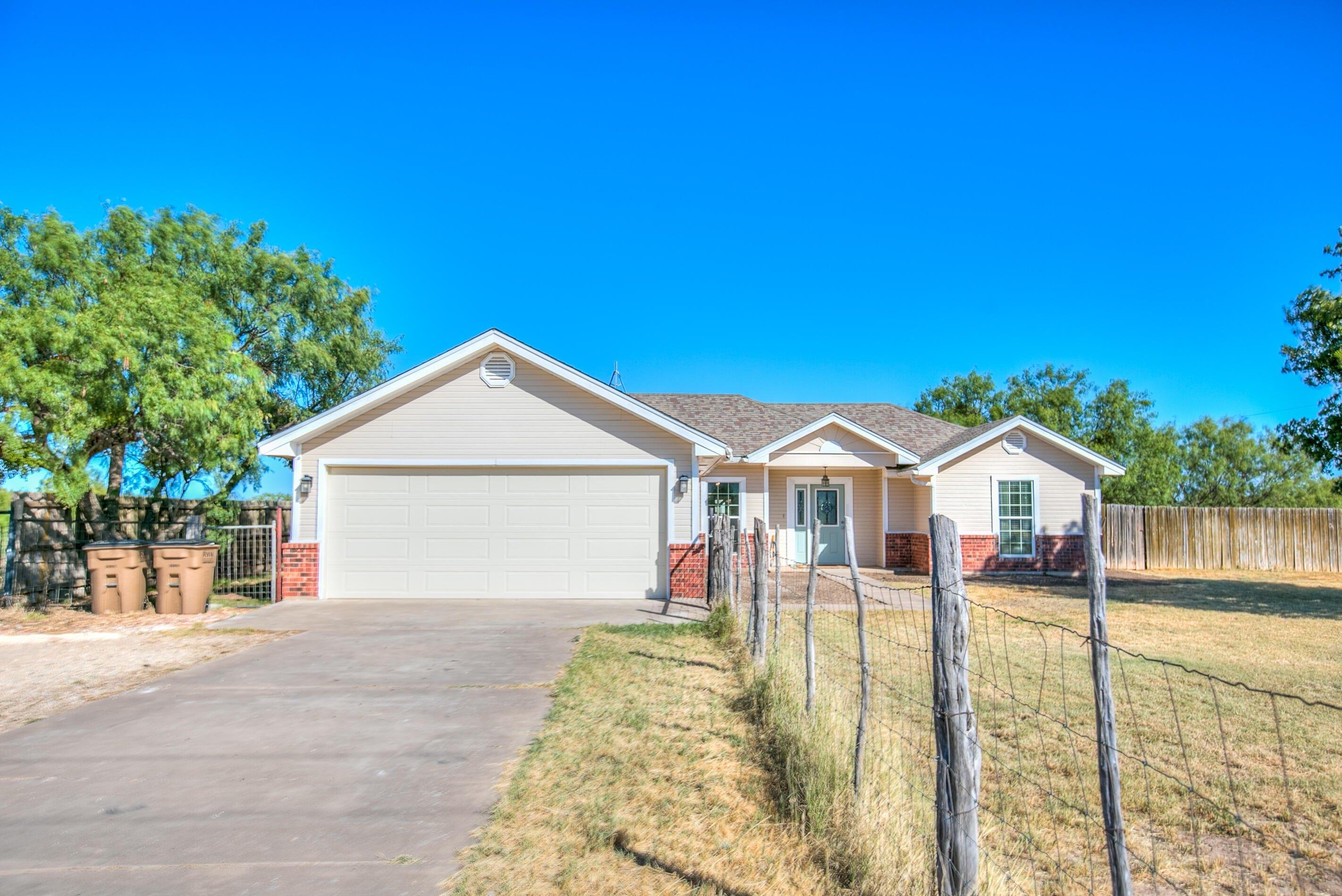 Twin Lakes Ln, San Angelo, TX 76904