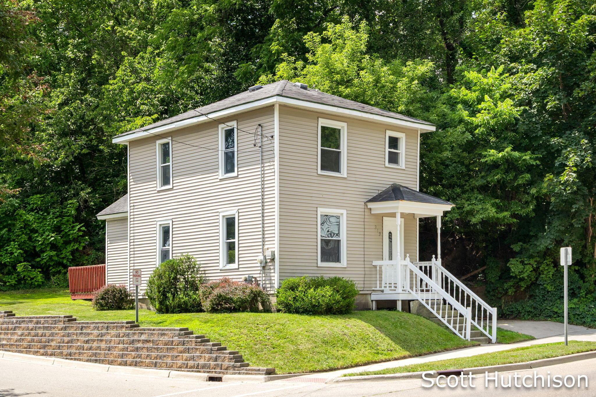 E Lincoln Ave, Ionia, MI 48846