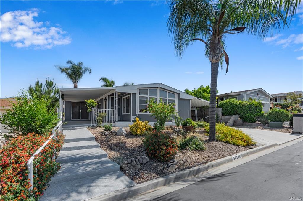 Via Del Largo, Murrieta, CA 92563