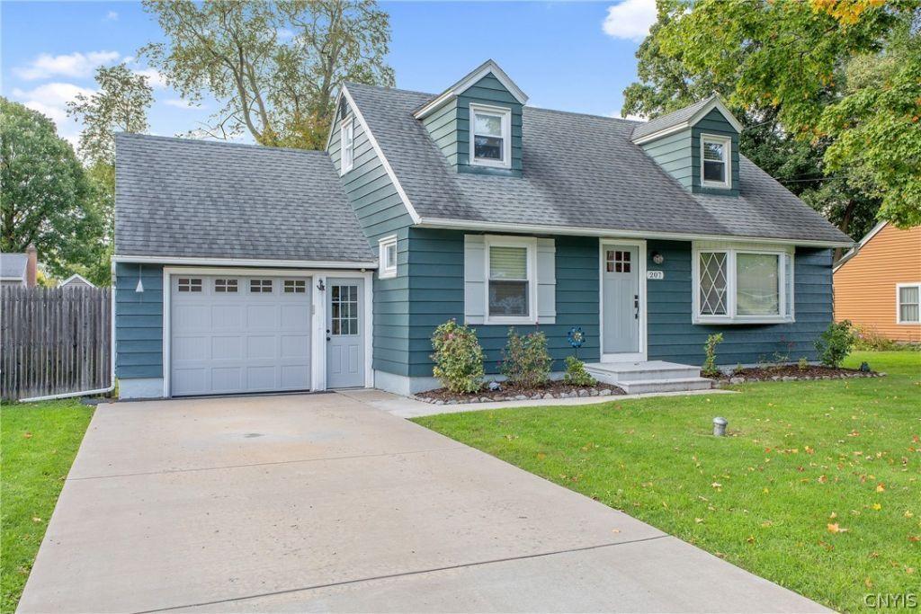 Juanita Dr, Liverpool, NY 13090