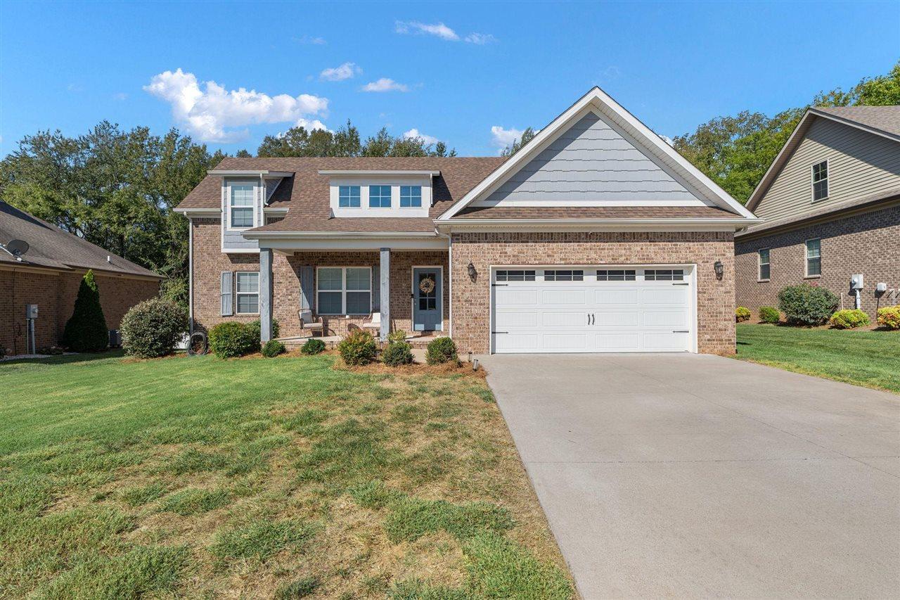 Leon Dr, Bowling Green, KY 42104