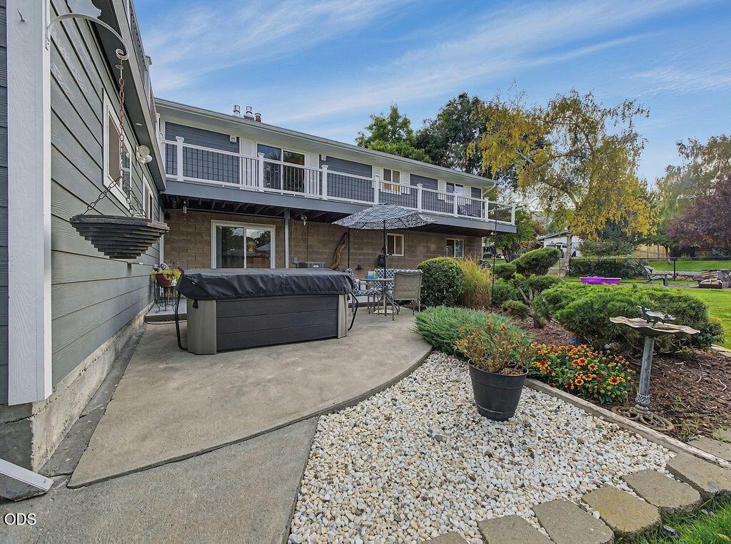 Redwood Dr, Klamath Falls, OR 97601