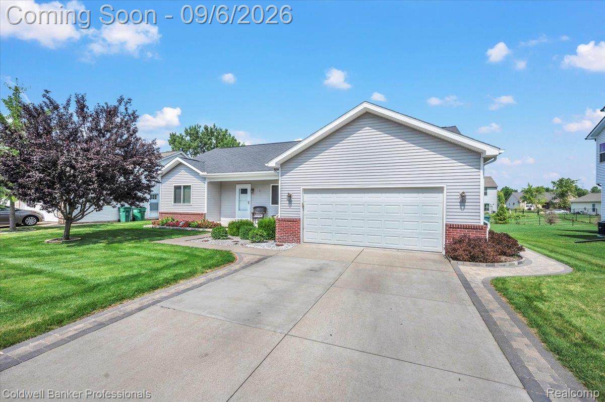 Old Carriage Ln, Lapeer, MI 48446