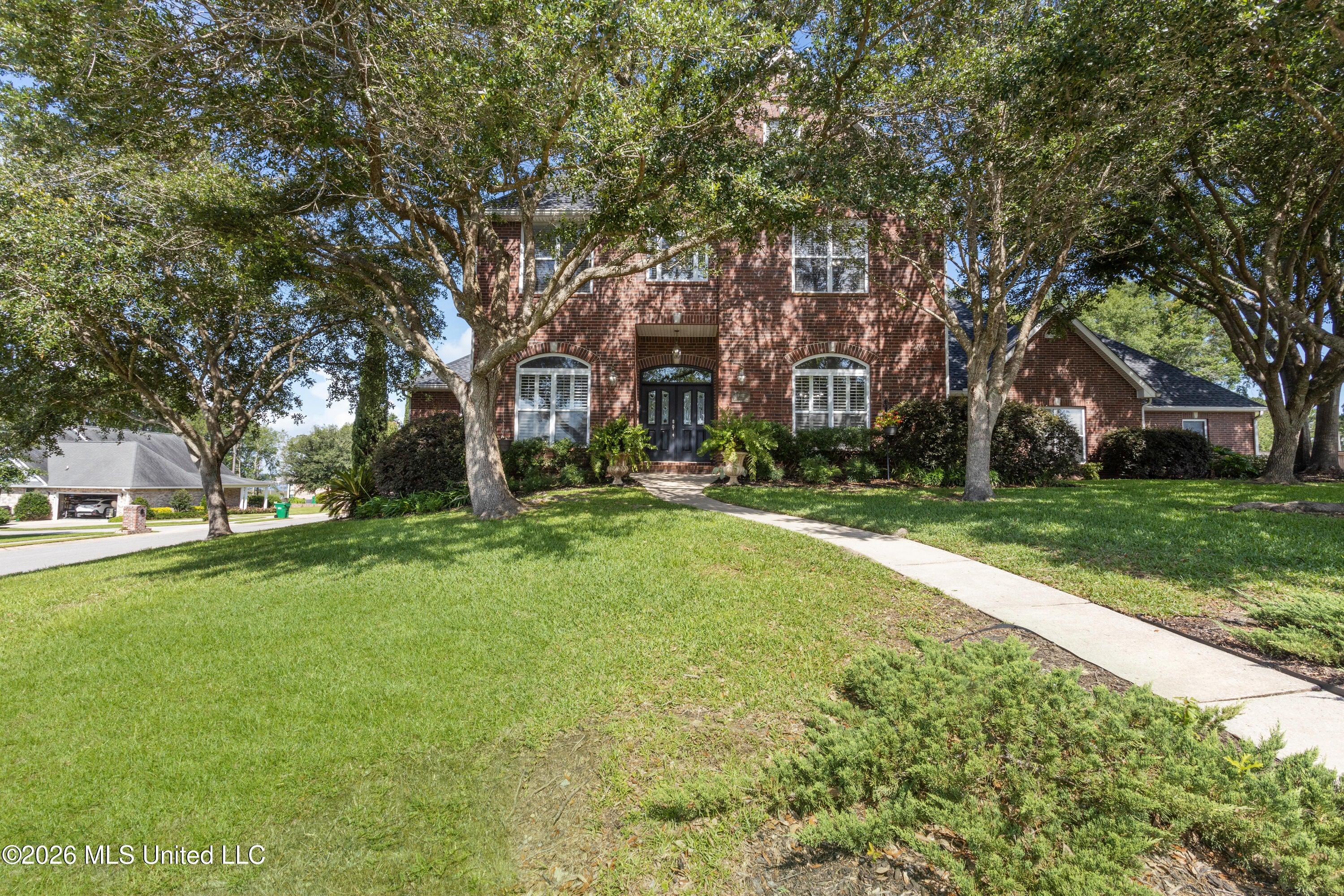 Mockingbird Cir, Ocean Springs, MS 39564