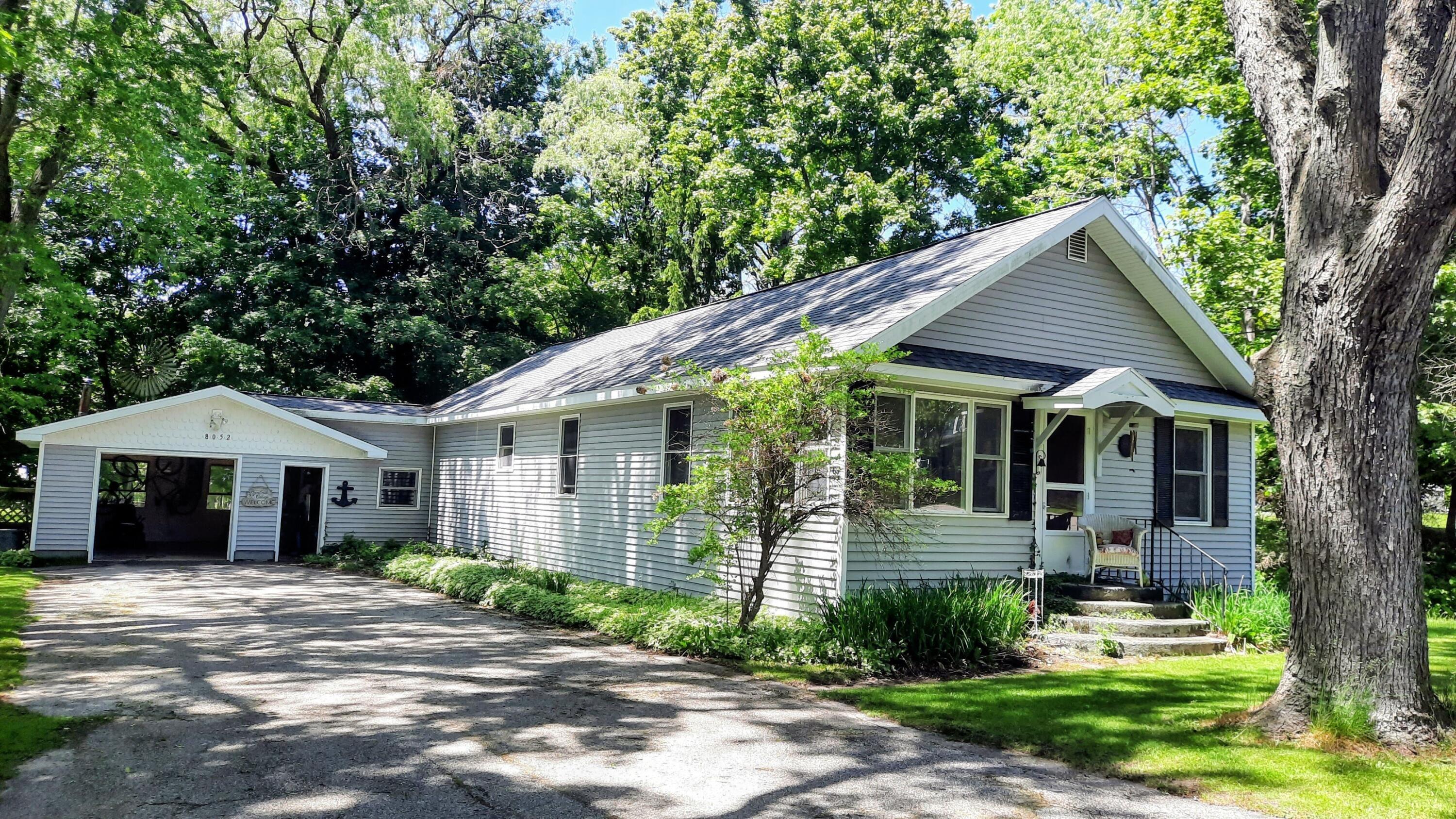 Schroeder St, Onekama, MI 49675