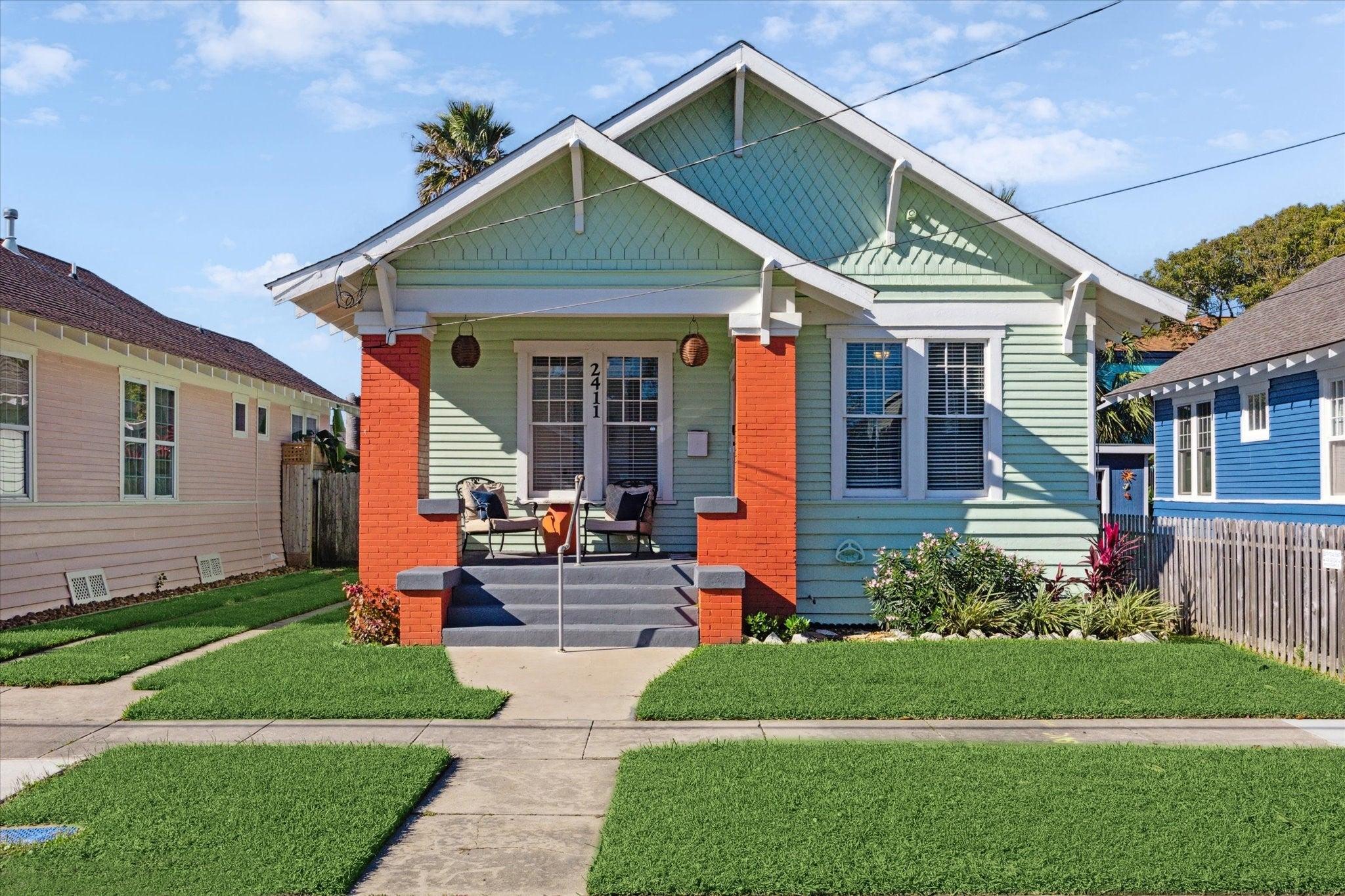 37th St, Galveston, TX 77550