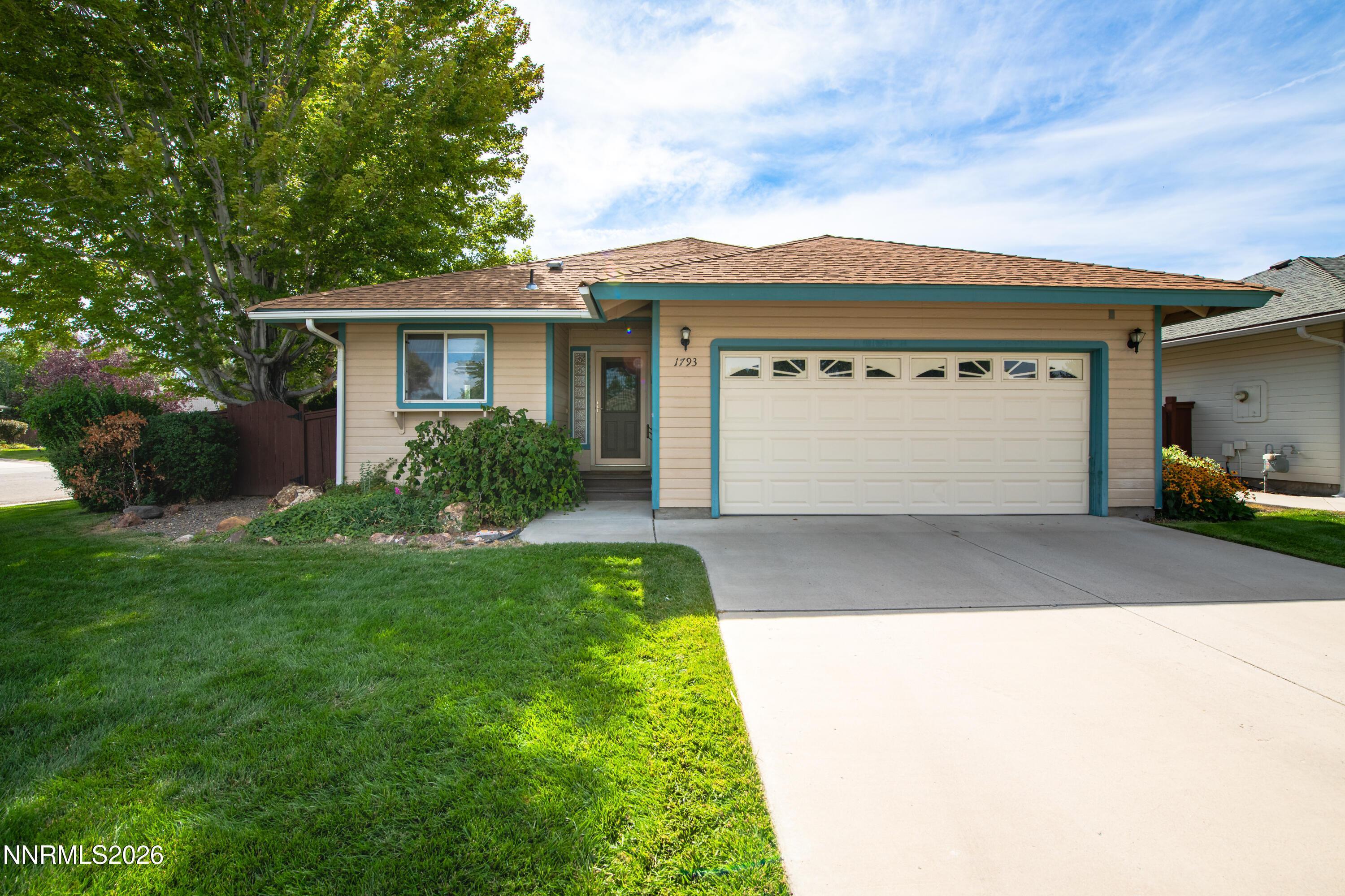 Mahogany Cir, Minden, NV 89423