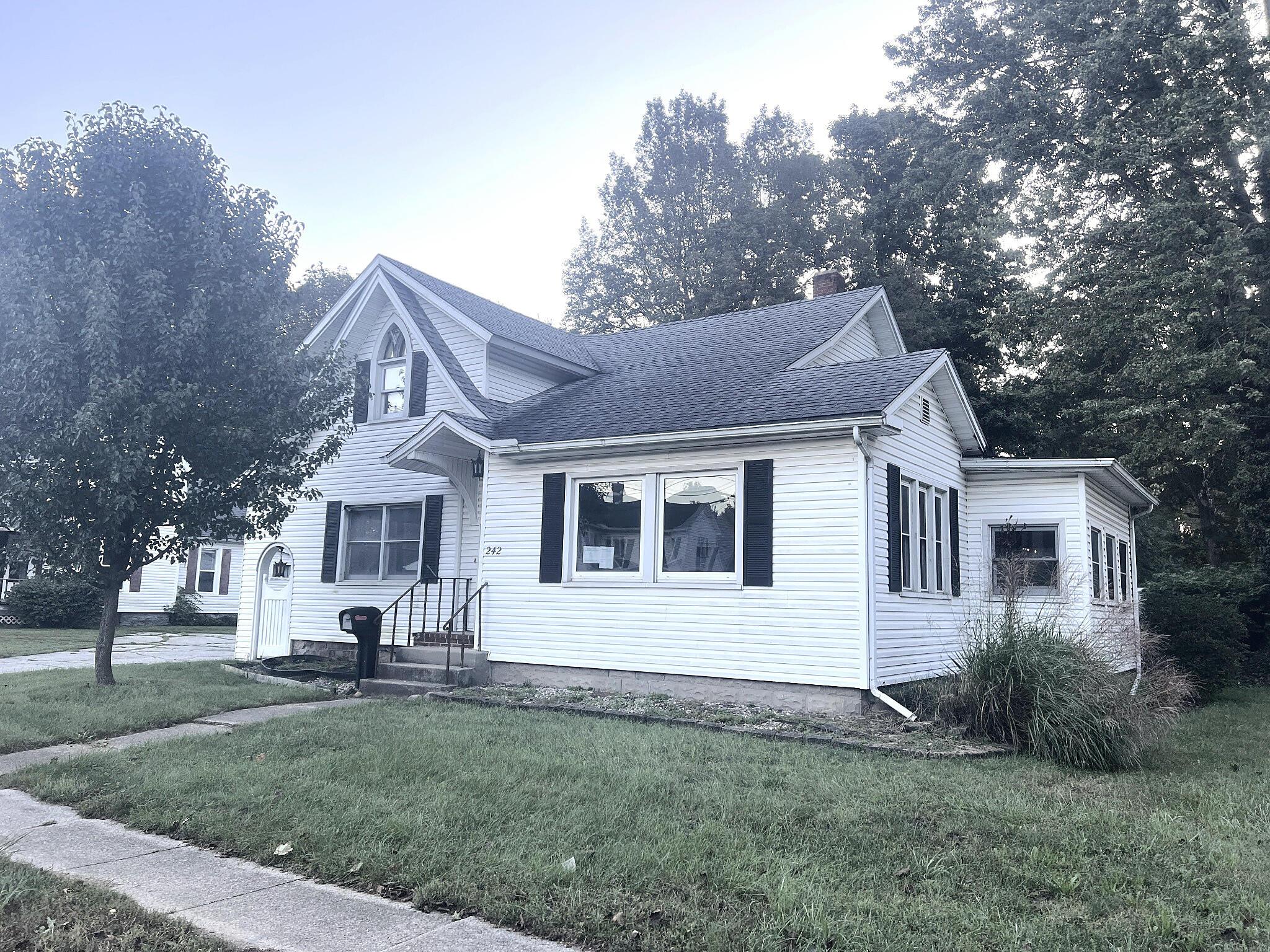 Marshall St, Coldwater, MI 49036