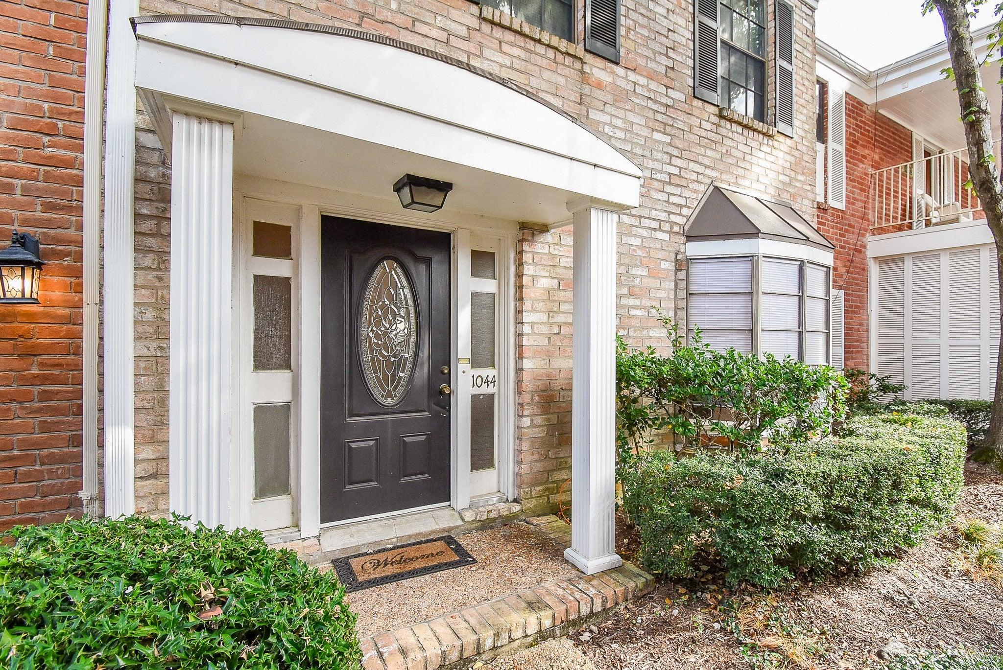 Augusta Dr, Houston, TX 77057