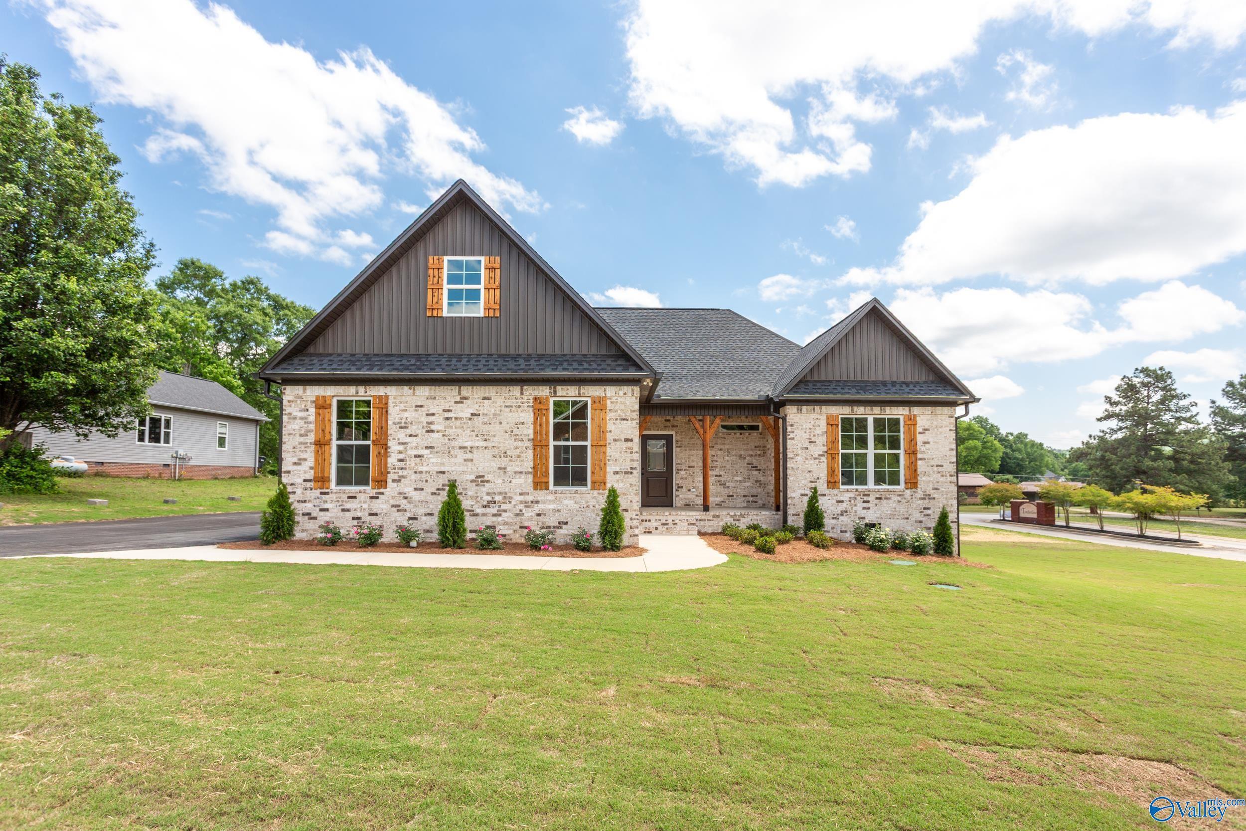 Tydan Ln, Gadsden, AL 35907