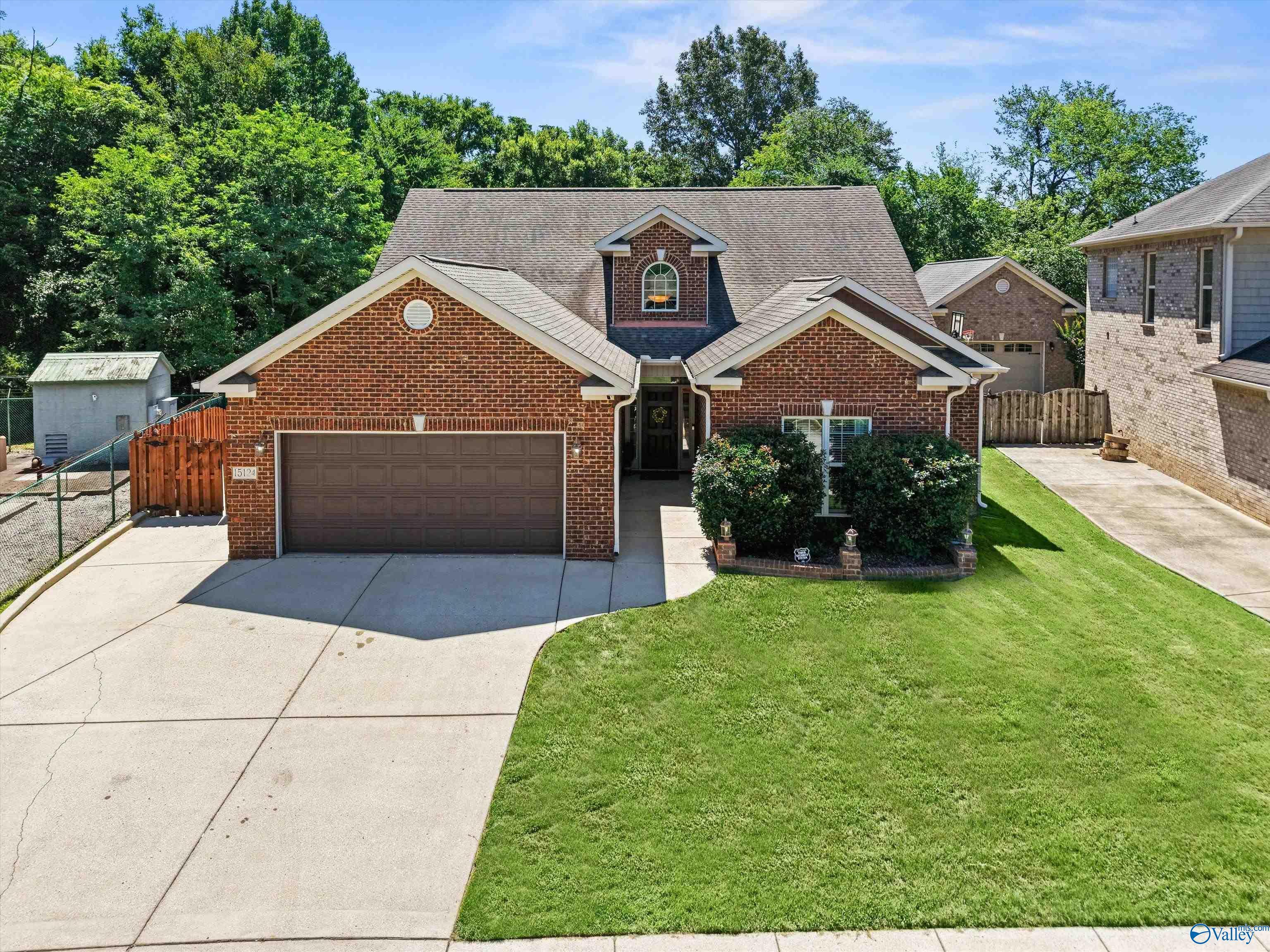 Lakeside Trl Sw, Huntsville, AL 35803