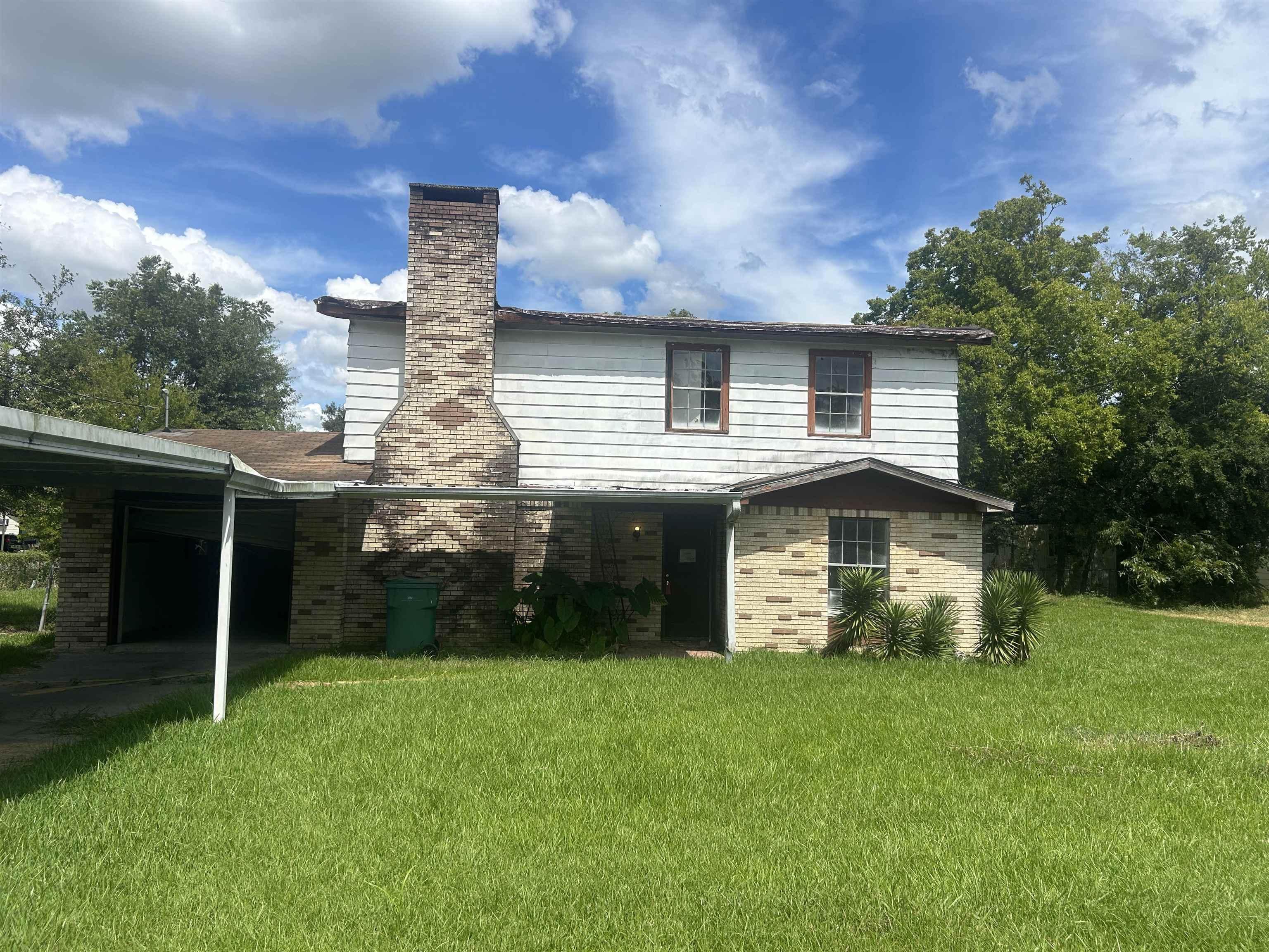 Missouri St, Orange, TX 77630