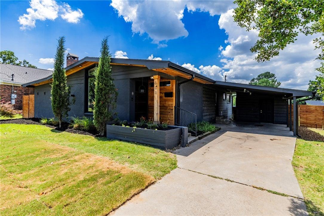 S 13th St, Rogers, AR 72758