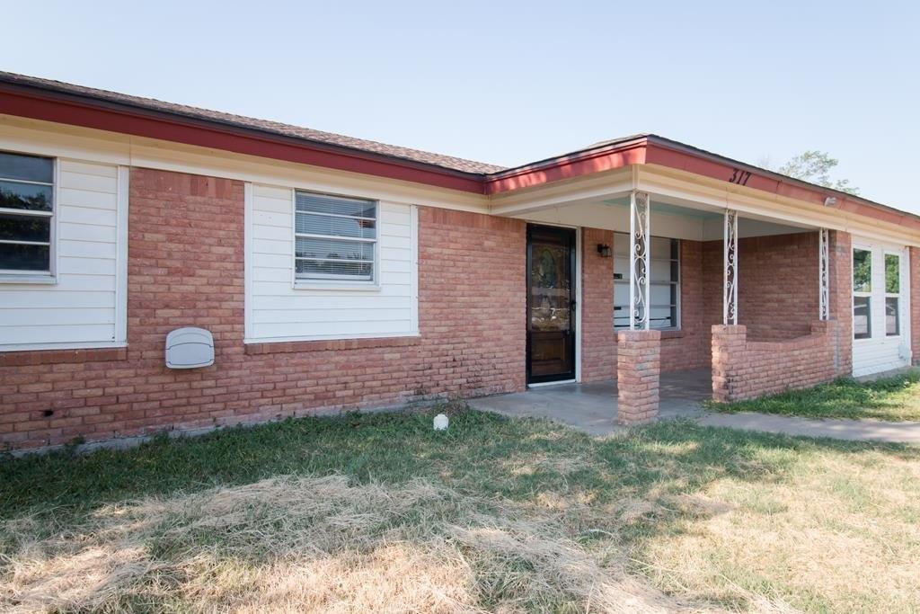 Van Zandt St, San Angelo, TX 76905