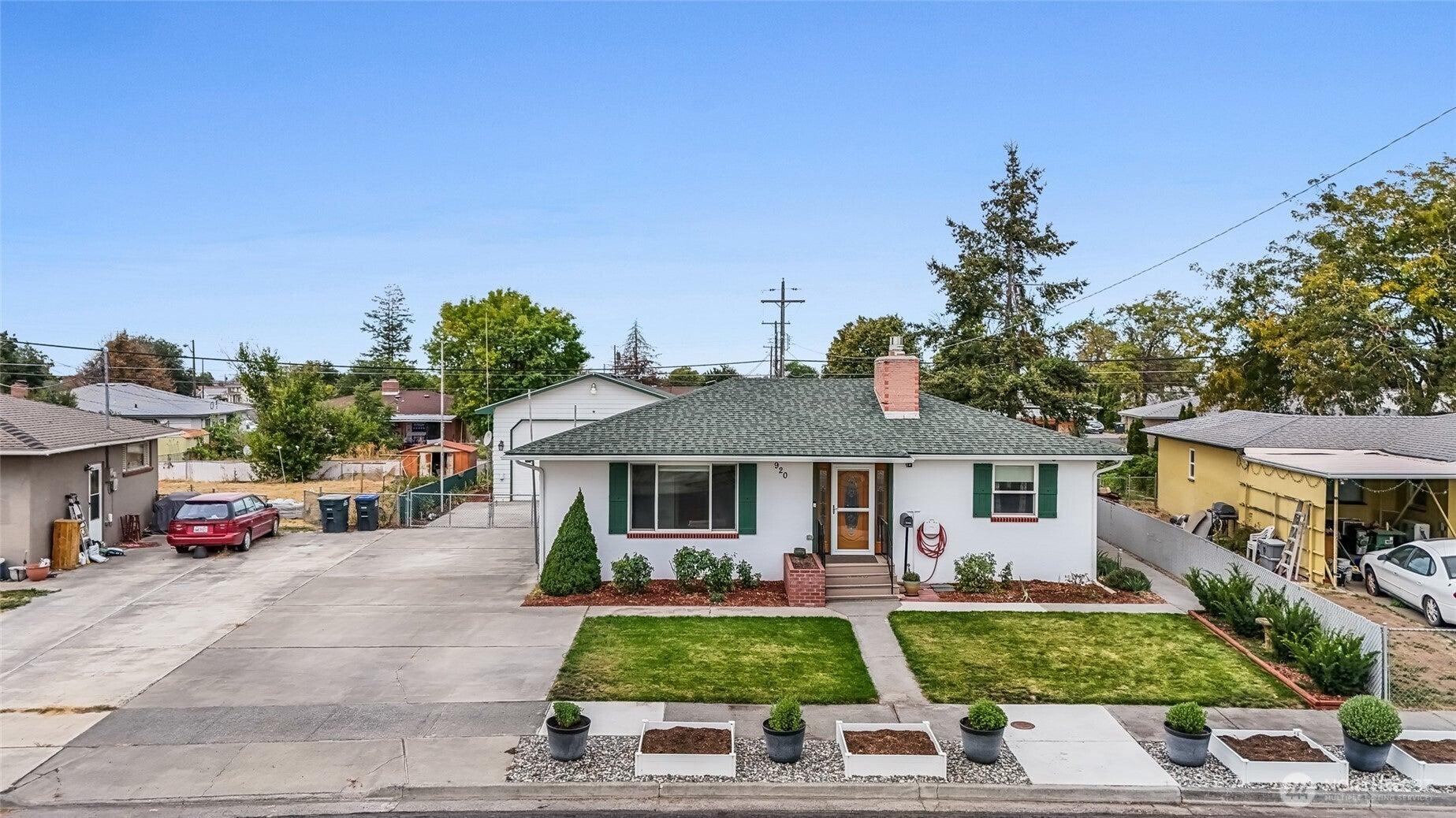 S Dahlia Dr, Moses Lake, WA 98837