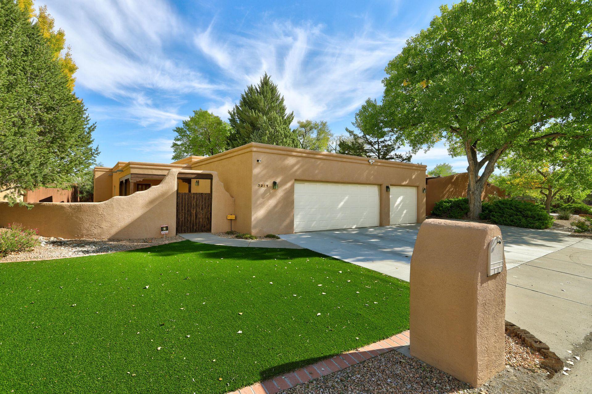 El Toboso Dr Nw, Albuquerque, NM 87104