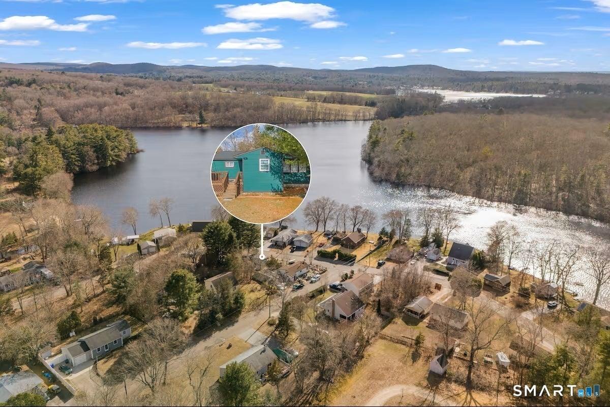 Shore Dr, Jewett City, CT 06351