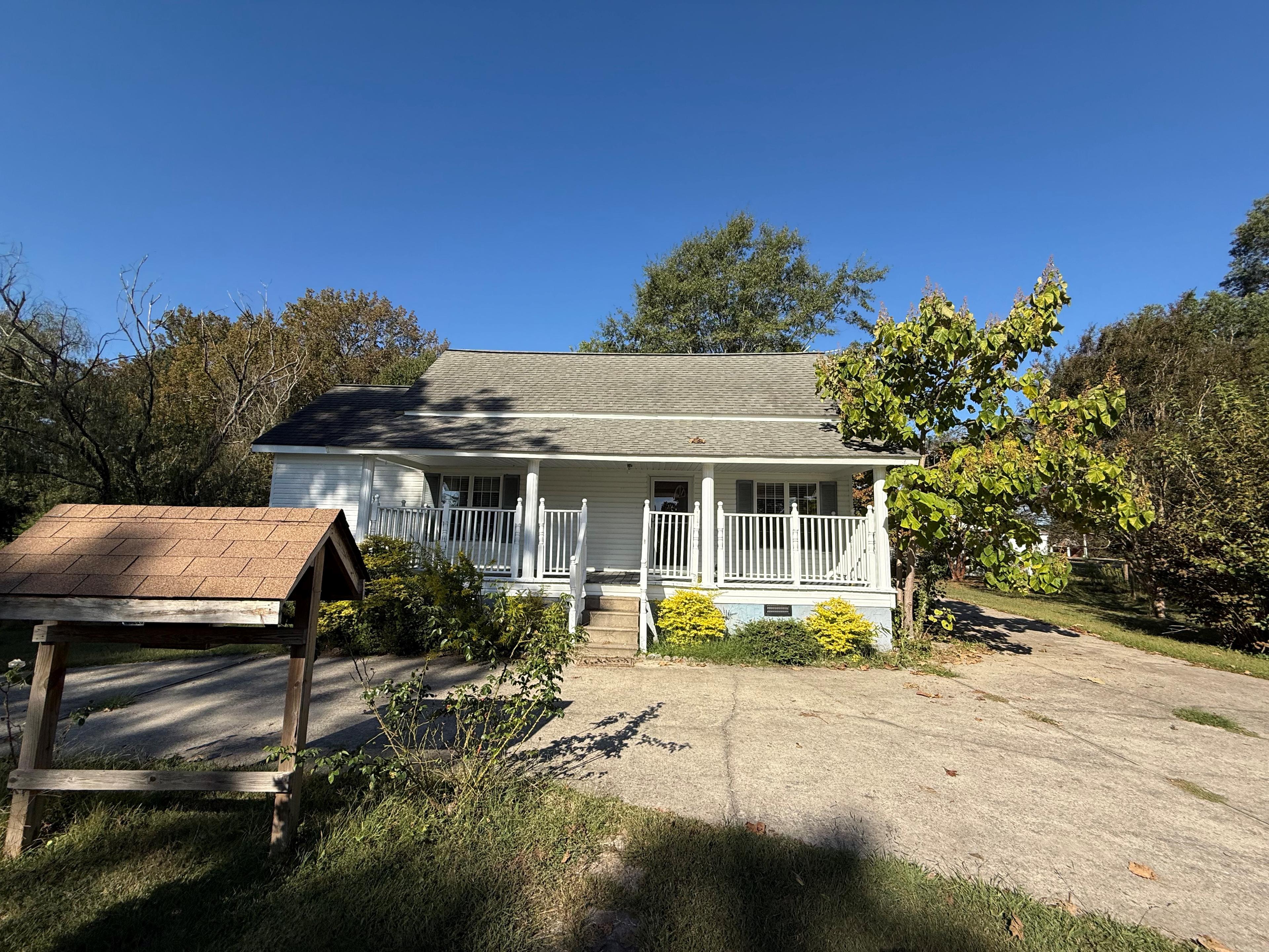 Eva Rd, Eva, AL 35621