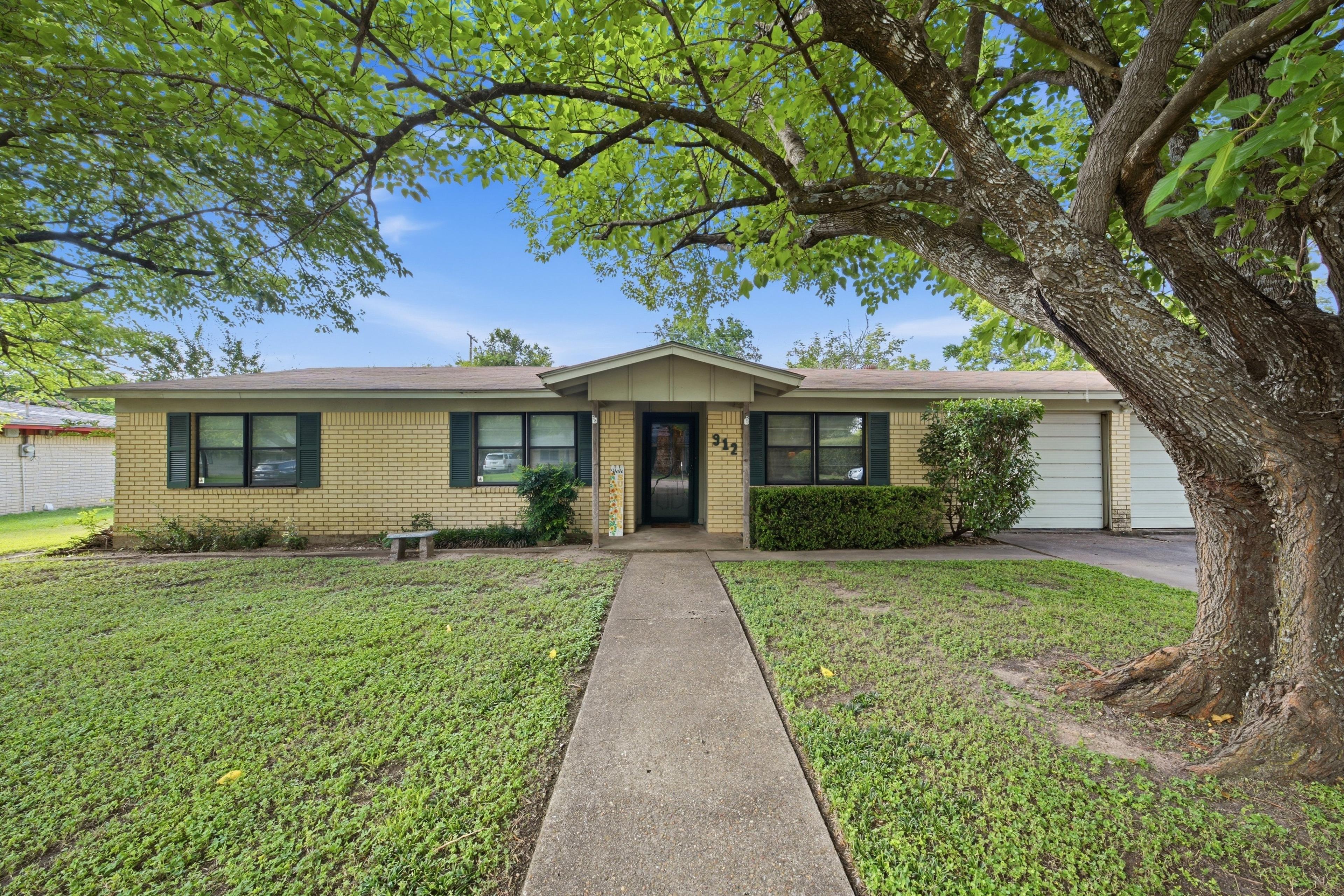 W Elizabeth Dr, Robinson, TX 76706