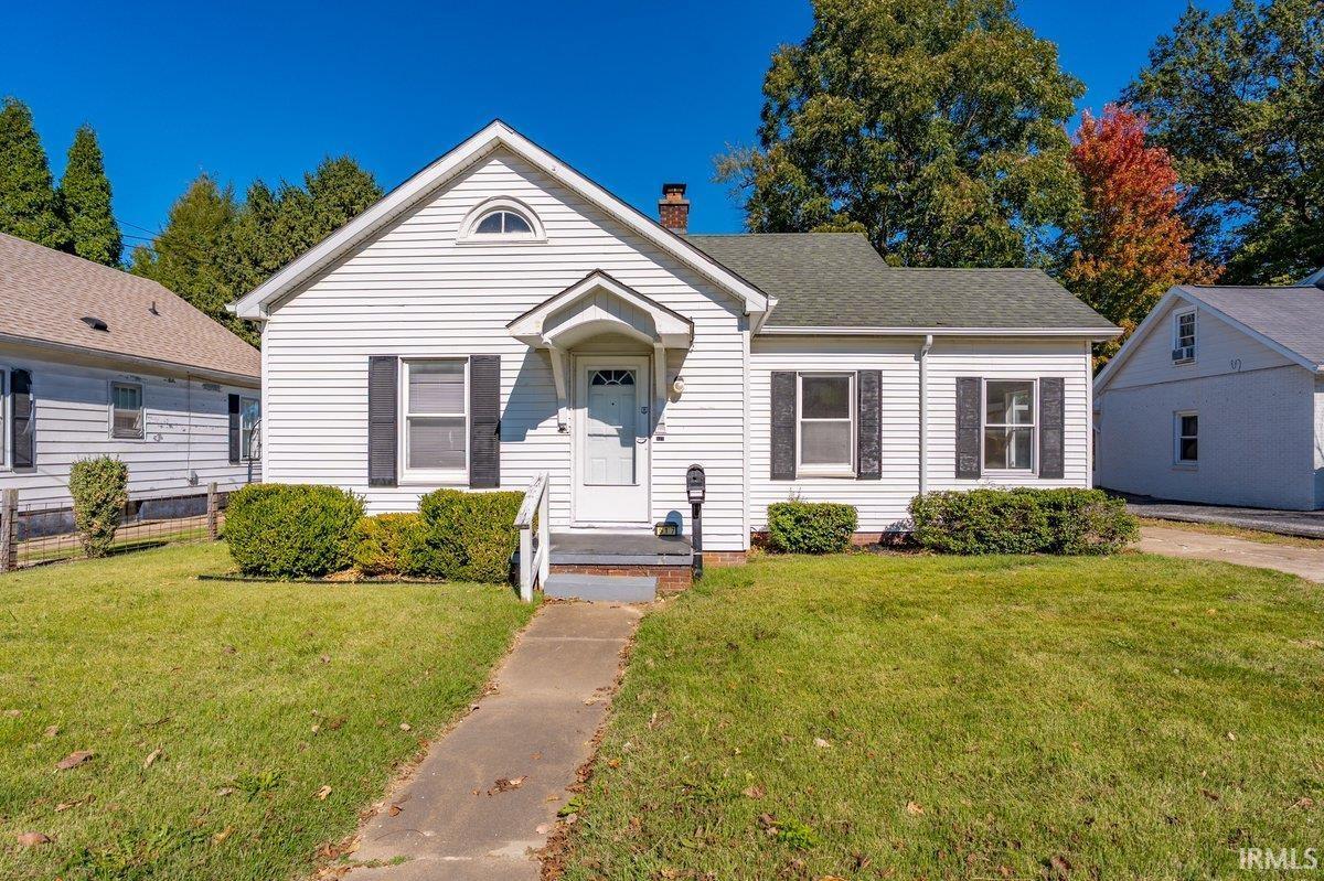 W Locust St, Boonville, IN 47601