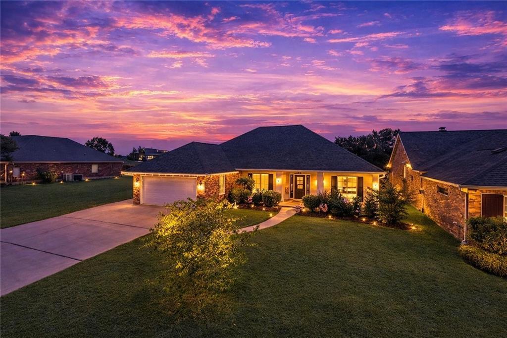 Moonraker Dr, Slidell, LA 70458