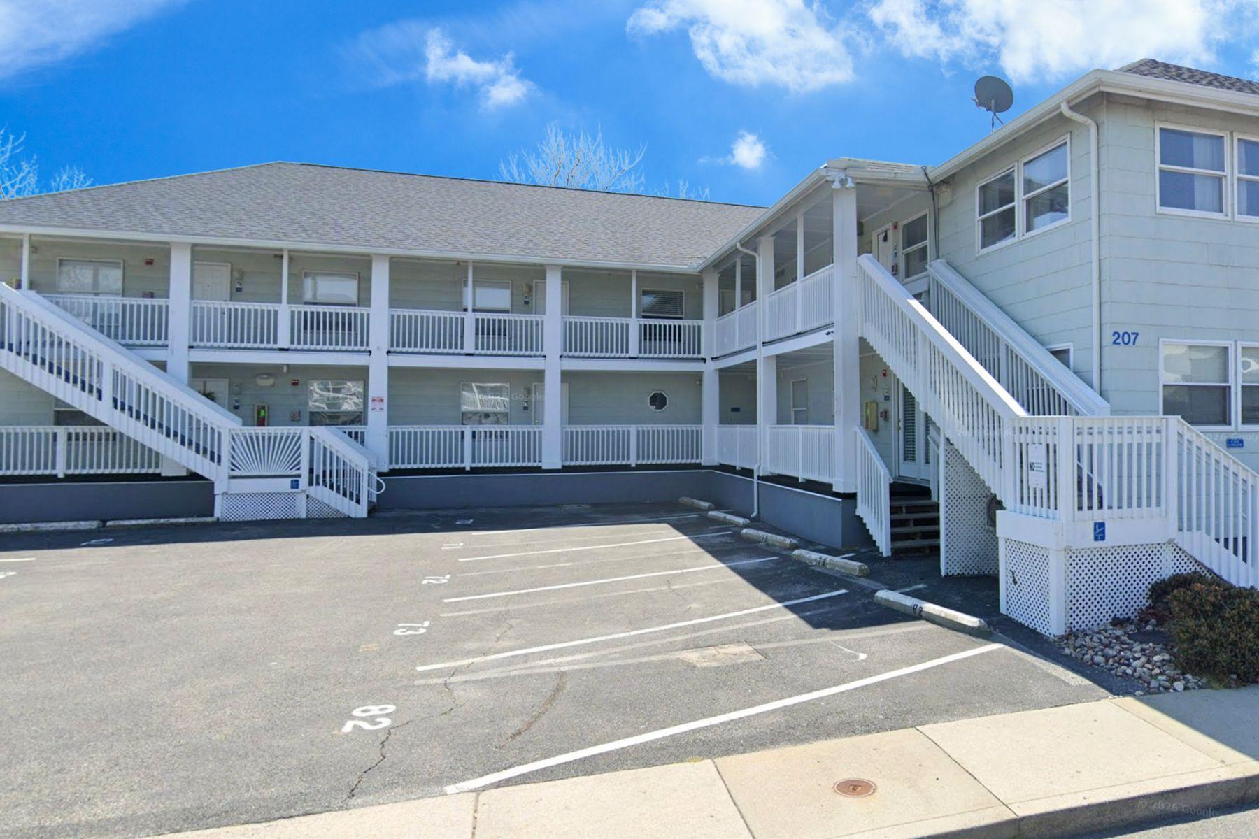 8th St, Ocean City, MD 21842