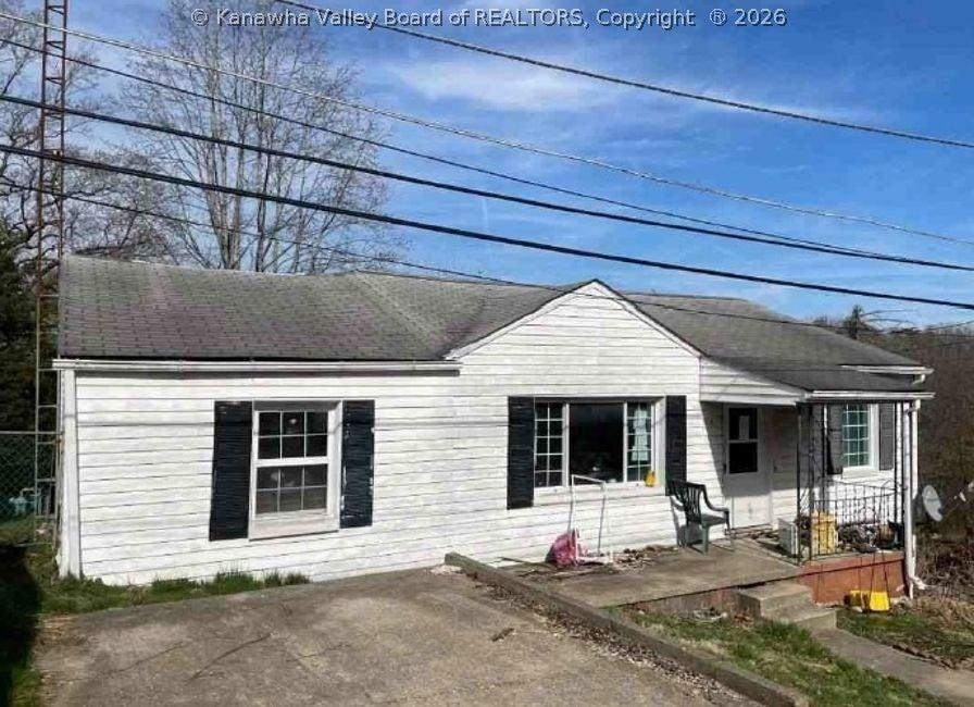 Christa Cir, South Charleston, WV 25309