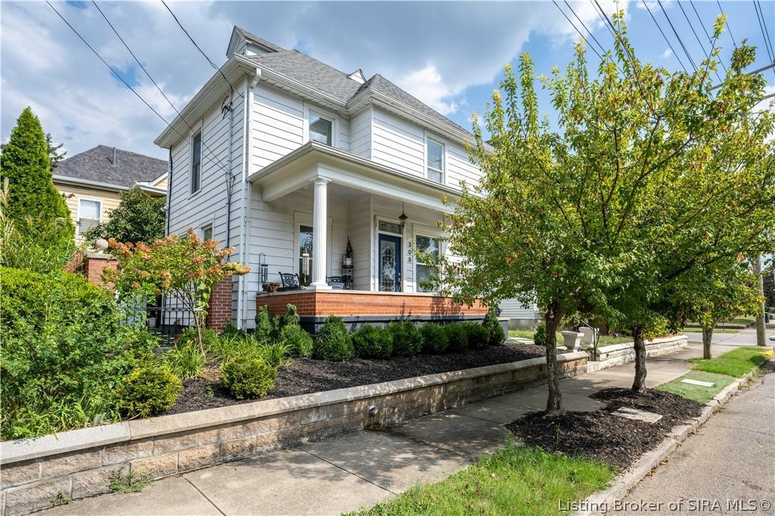 E 9th St, New Albany, IN 47150