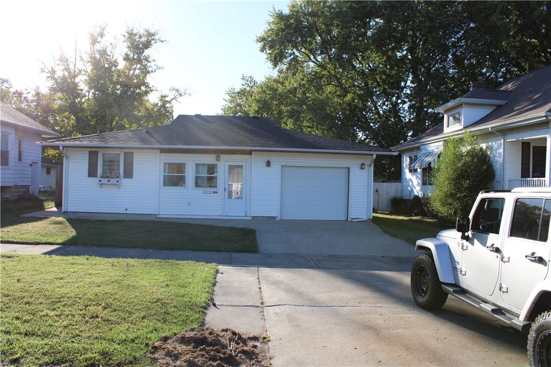 N 20th St, Mattoon, IL 61938