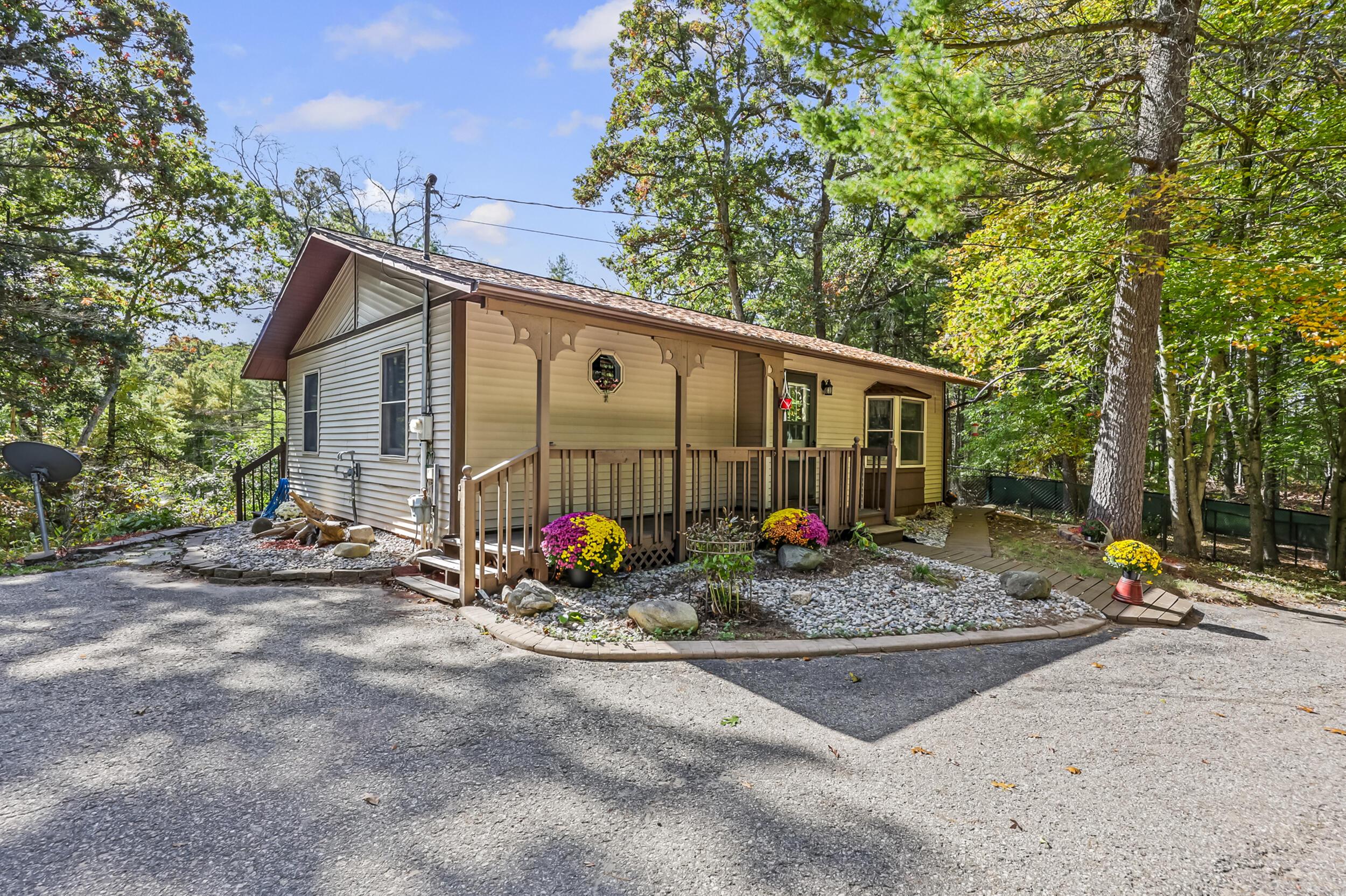 Clark Ave, Twin Lake, MI 49457